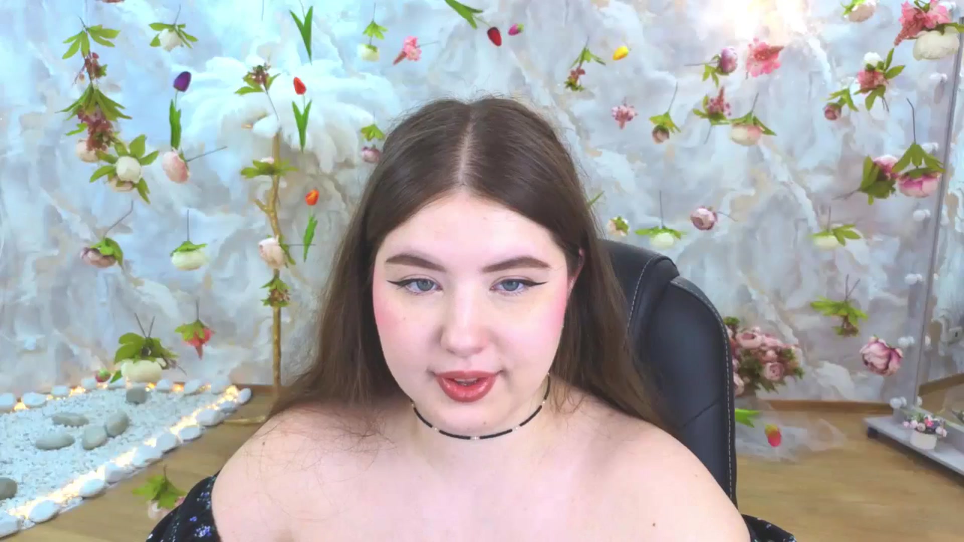 Gallery image thumbnail from EnigmaVeil's myfreecams stream on, 04/17/2026, 23:49 image 11 of 20
