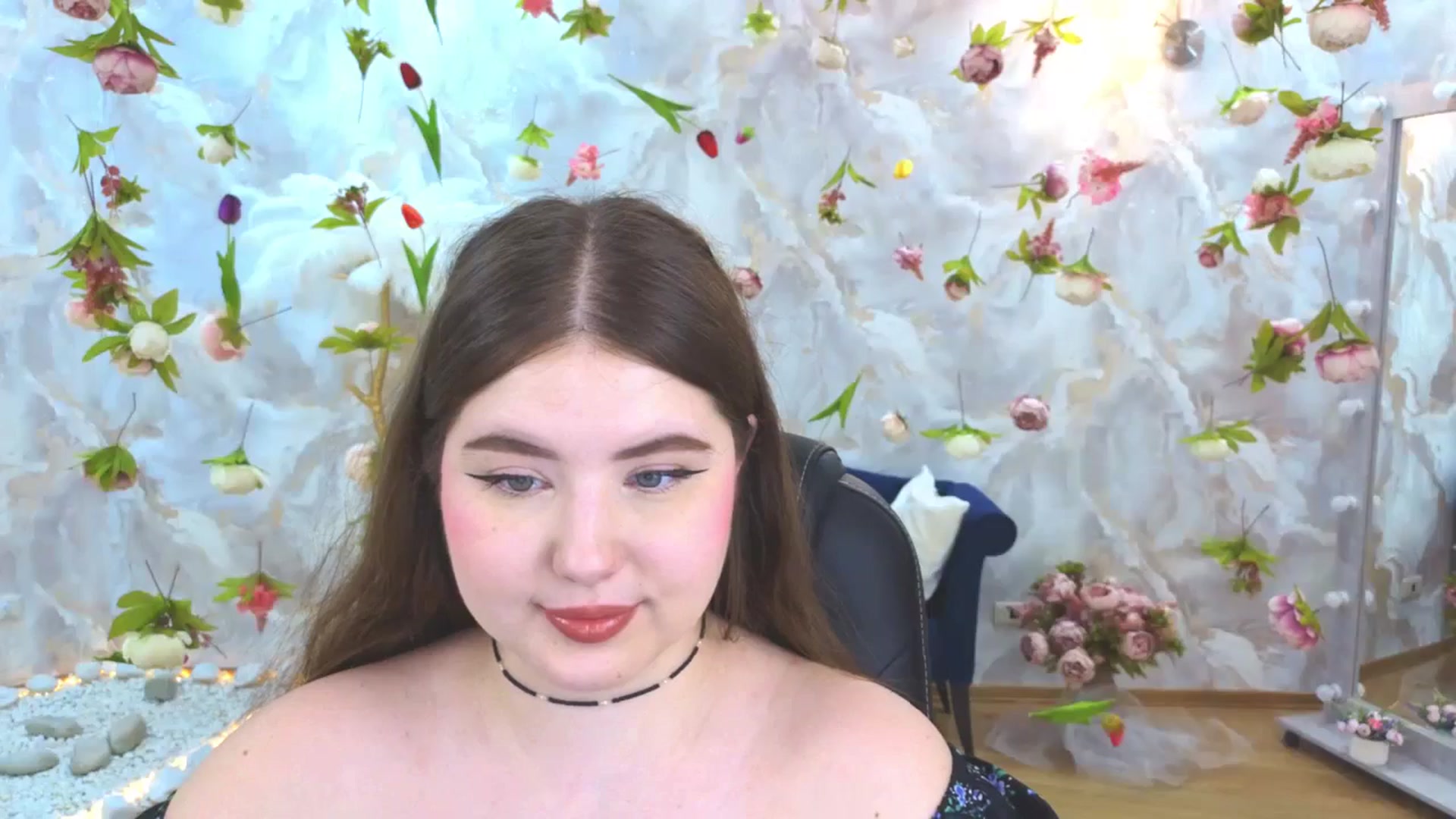 Gallery image thumbnail from EnigmaVeil's myfreecams stream on, 04/18/2026, 24:49 image 13 of 20