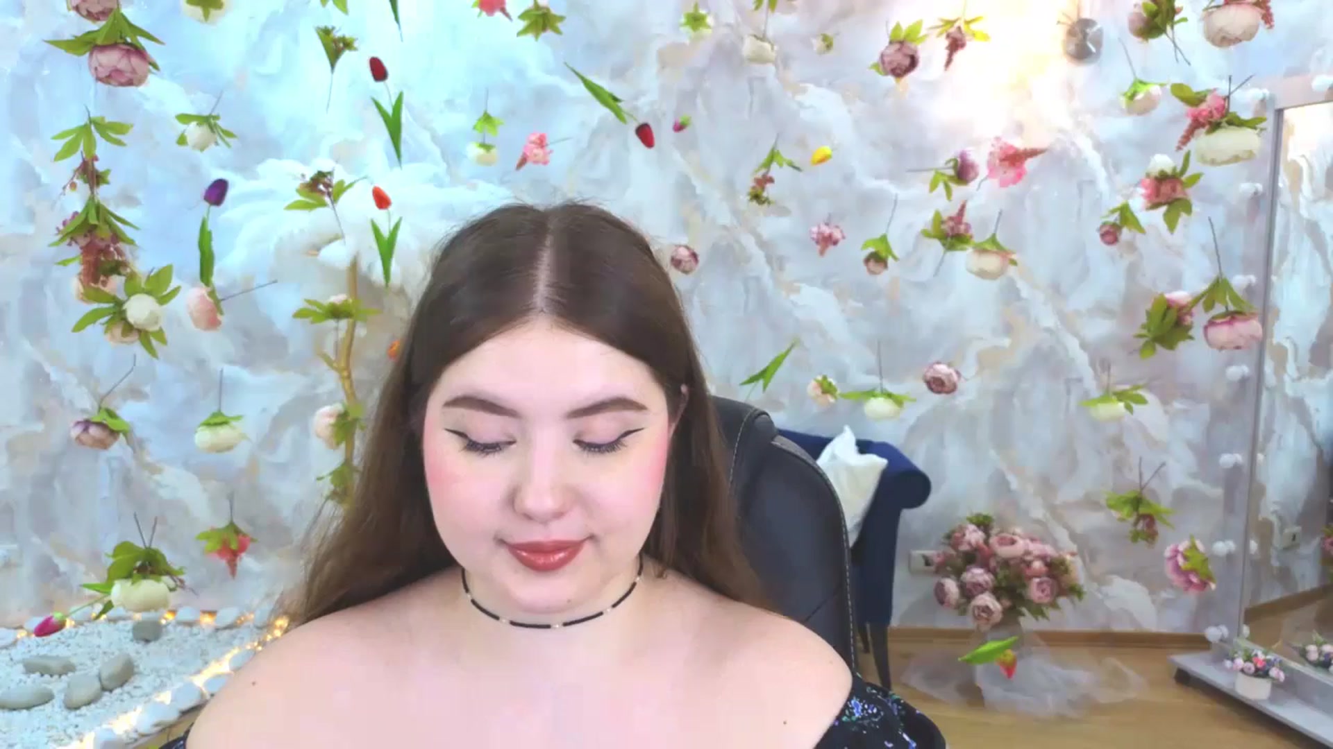 Gallery image thumbnail from EnigmaVeil's myfreecams stream on, 04/18/2026, 24:49 image 14 of 20