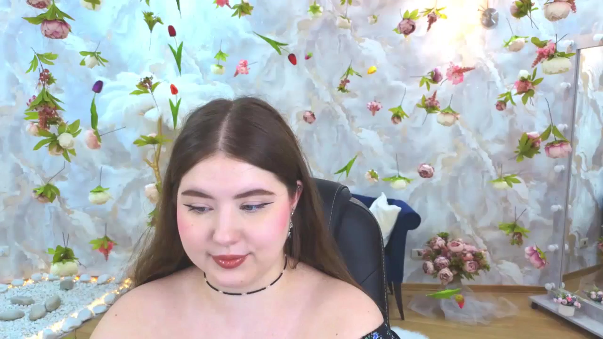Gallery image thumbnail from EnigmaVeil's myfreecams stream on, 04/18/2026, 24:49 image 7 of 20