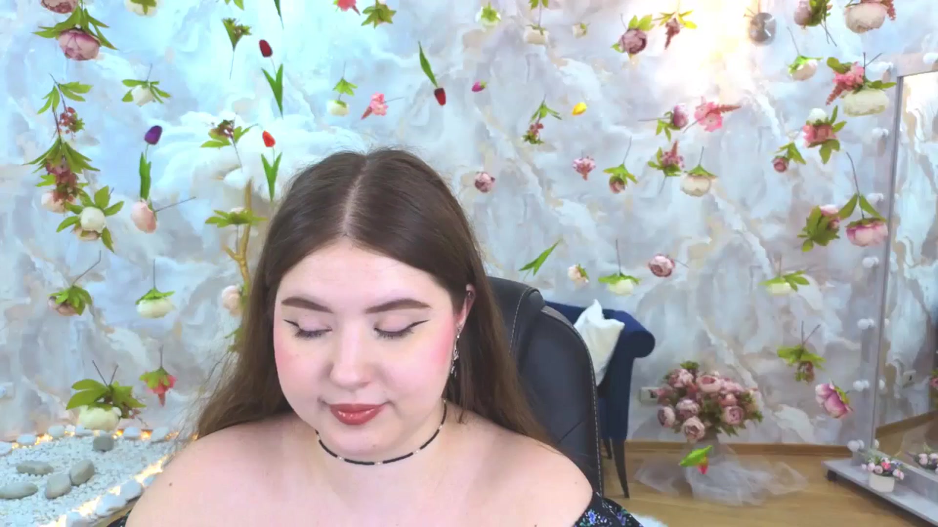 Gallery image thumbnail from EnigmaVeil's myfreecams stream on, 04/18/2026, 24:49 image 15 of 20