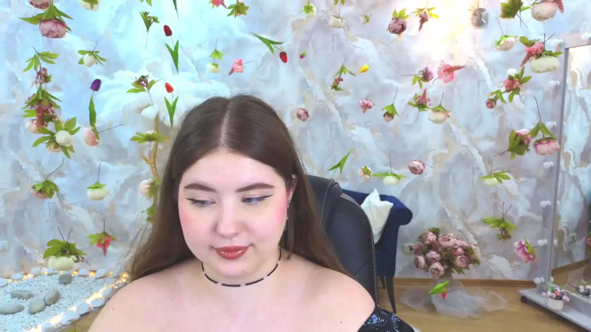 Gallery image thumbnail from EnigmaVeil's myfreecams stream on, 04/18/2026, 24:49 image 8 of 20