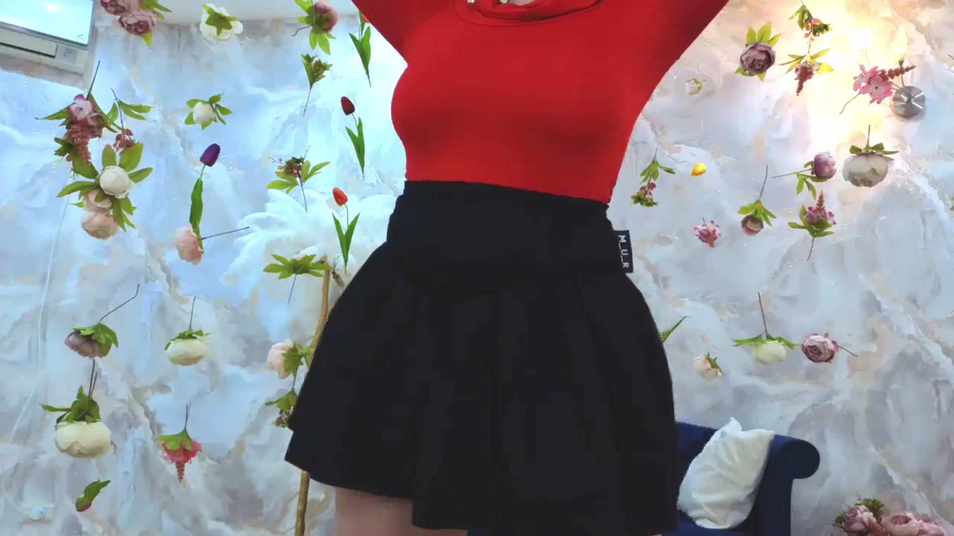 Gallery image thumbnail from EnigmaVeil's myfreecams stream on, 04/18/2026, 19:47 image 14 of 20
