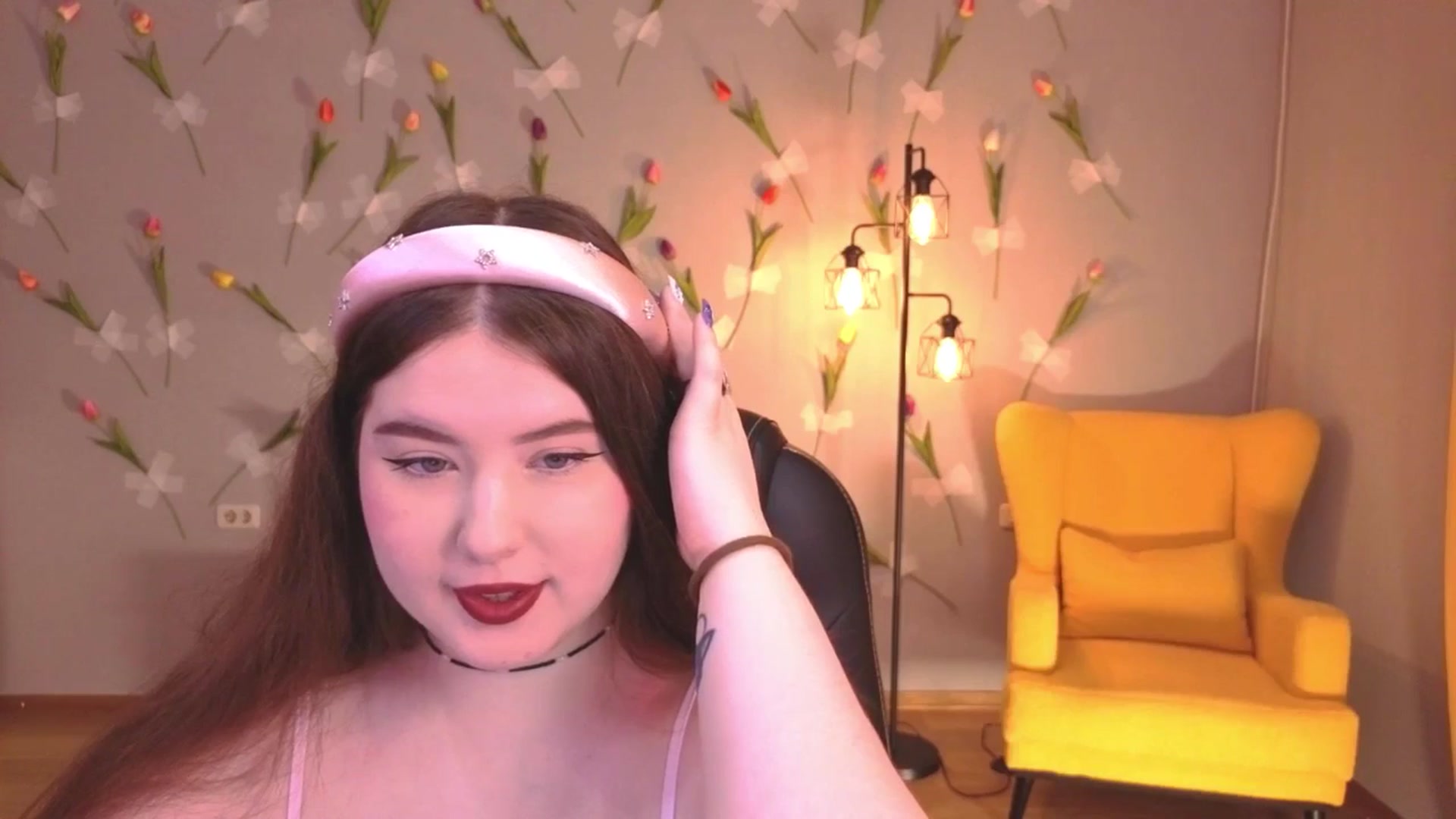 Gallery image thumbnail from EnigmaVeil's myfreecams stream on, 04/19/2026, 19:48 image 12 of 20