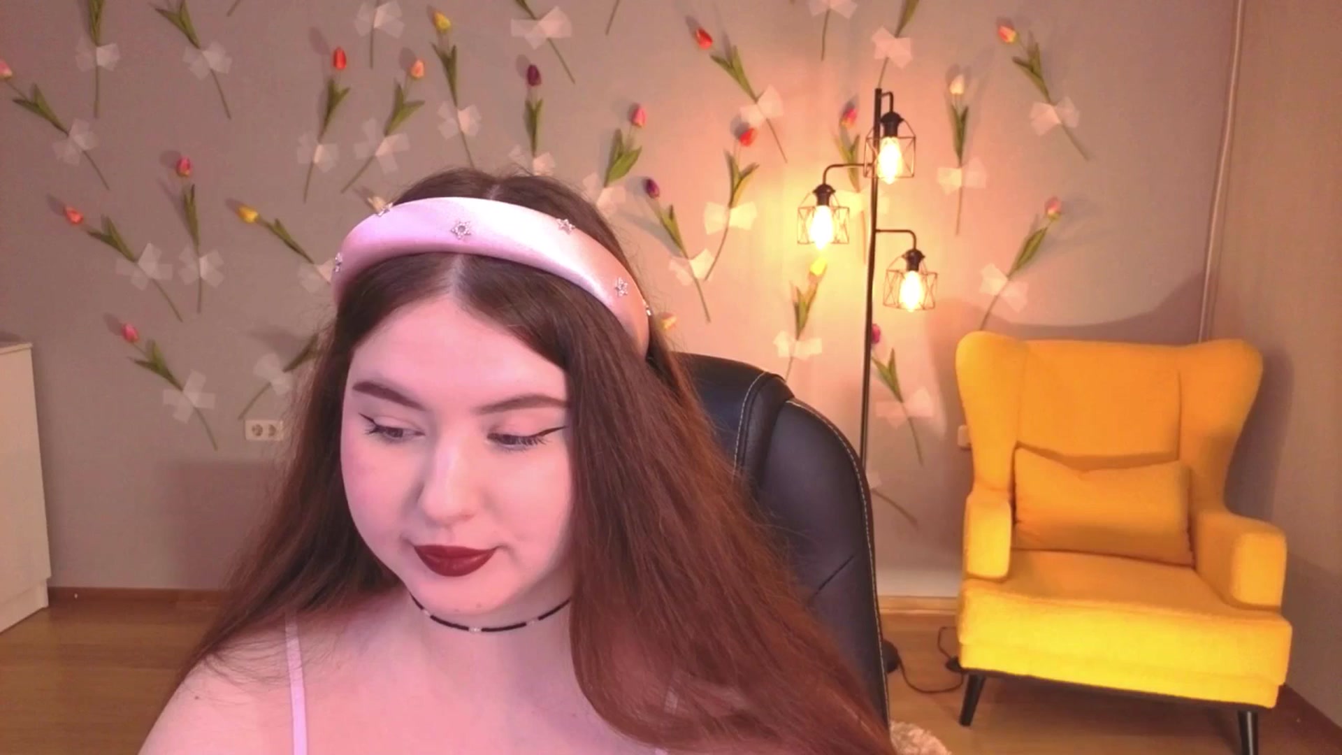Gallery image thumbnail from EnigmaVeil's myfreecams stream on, 04/19/2026, 21:19 image 9 of 20