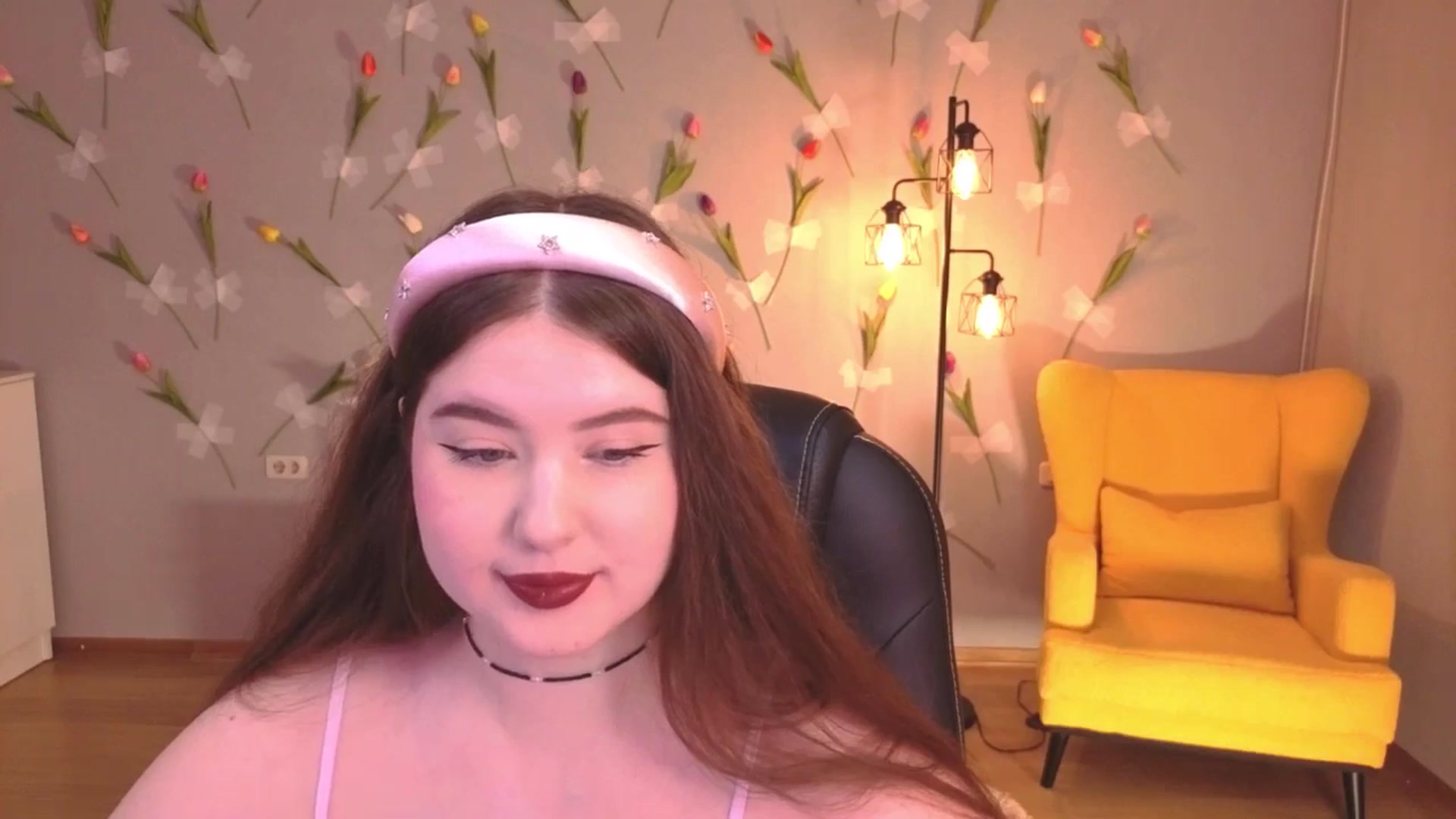 Gallery image thumbnail from EnigmaVeil's myfreecams stream on, 04/19/2026, 21:19 image 8 of 20