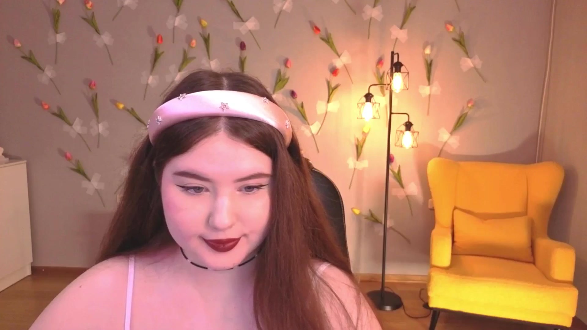 Gallery image thumbnail from EnigmaVeil's myfreecams stream on, 04/19/2026, 21:19 image 16 of 20