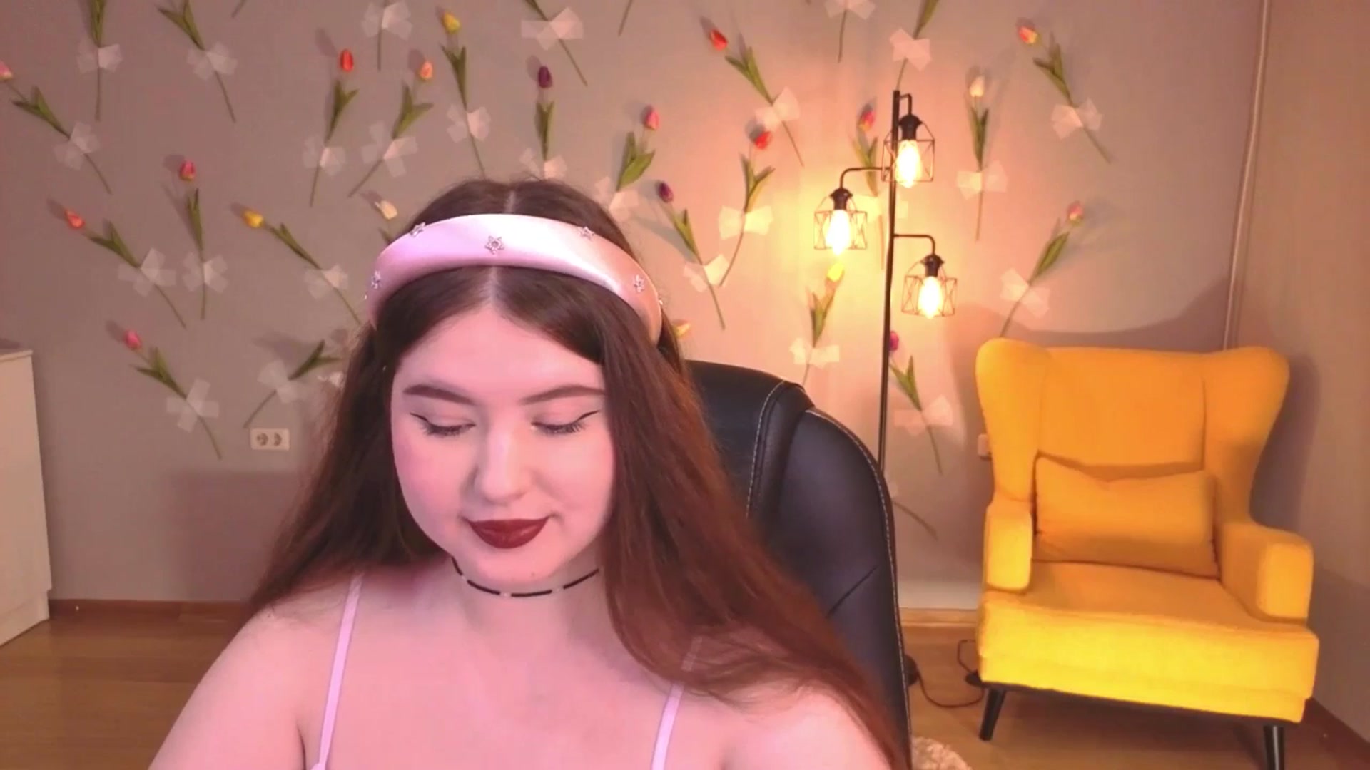 Gallery image thumbnail from EnigmaVeil's myfreecams stream on, 04/19/2026, 21:19 image 7 of 20