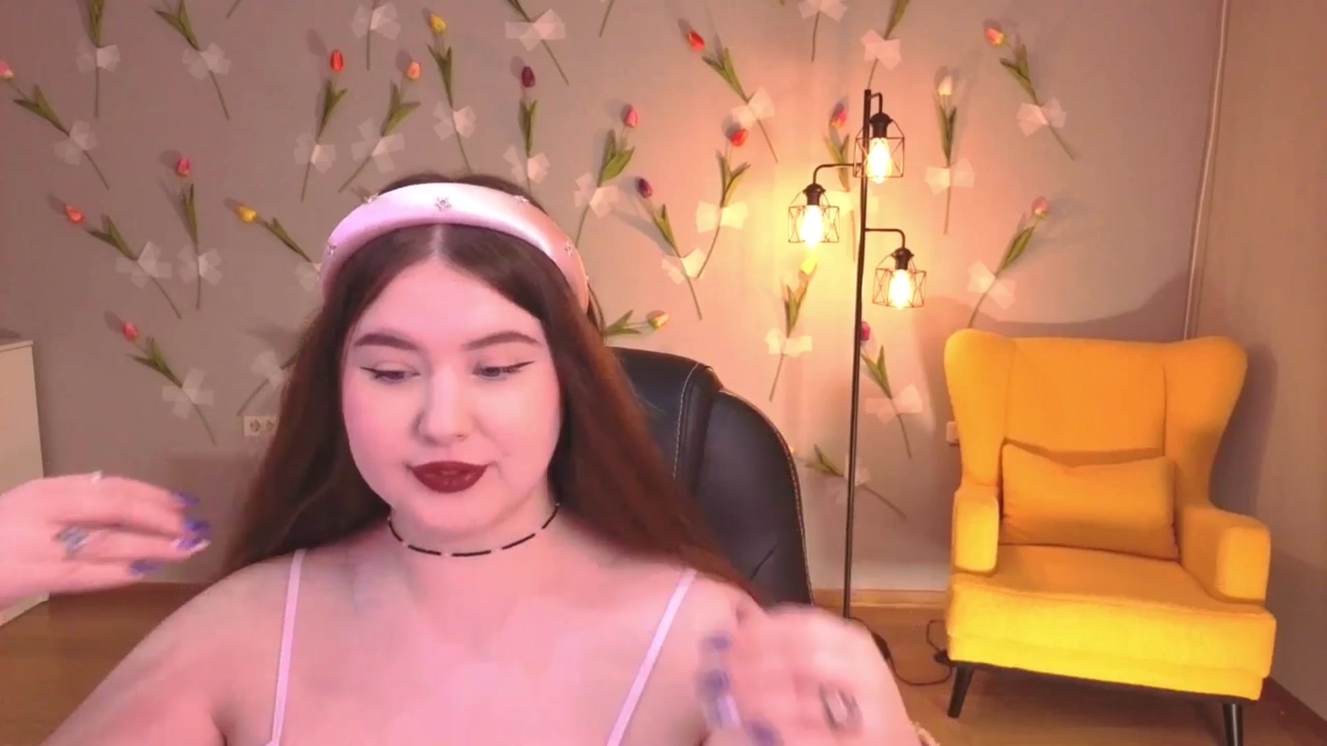 Gallery image thumbnail from EnigmaVeil's myfreecams stream on, 04/19/2026, 21:19 image 4 of 20