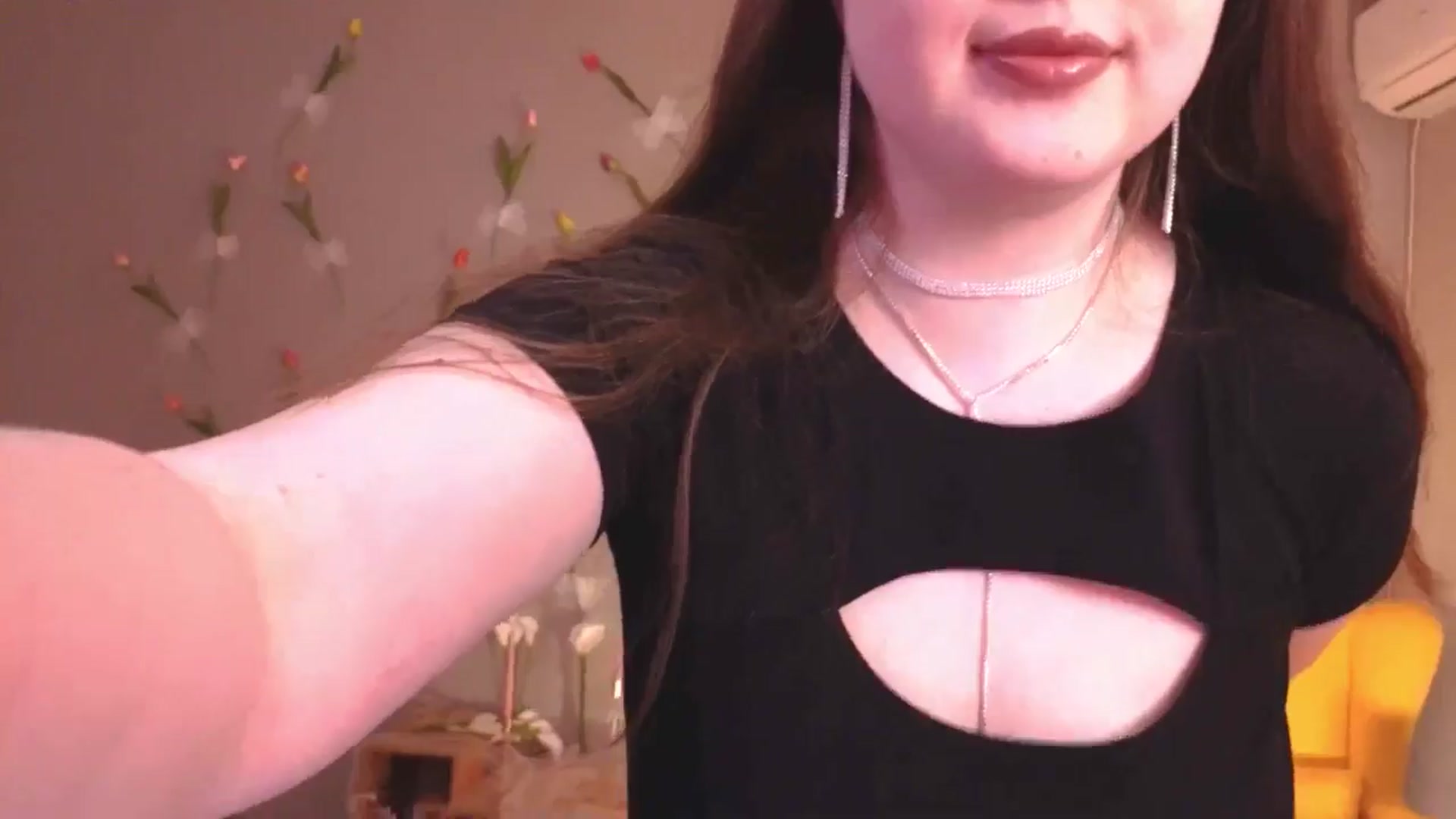 Gallery image thumbnail from EnigmaVeil's myfreecams stream on, 04/23/2026, 19:47 image 13 of 20