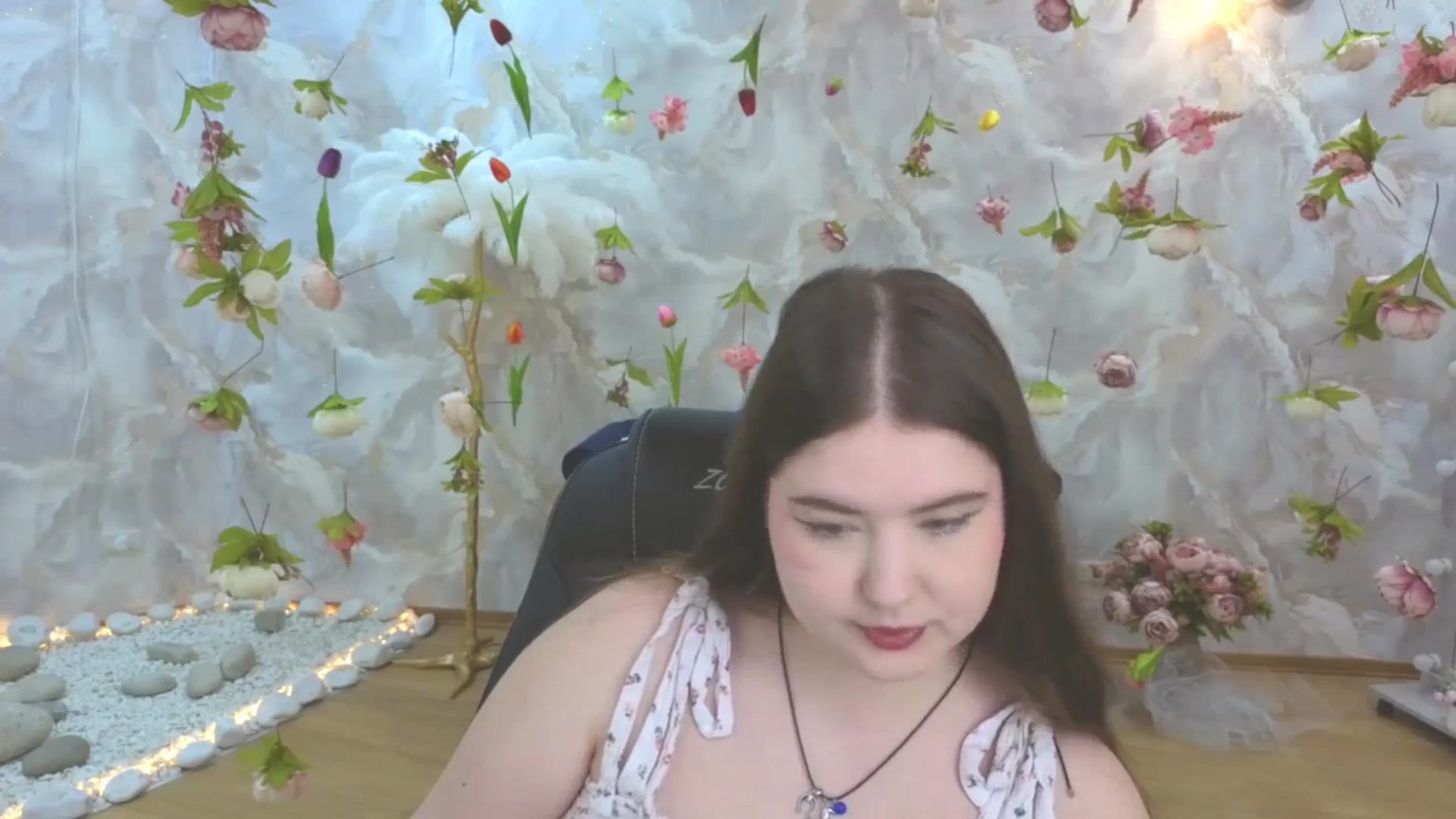 Gallery image thumbnail from EnigmaVeil's myfreecams stream on, 04/25/2026, 19:16 image 11 of 20