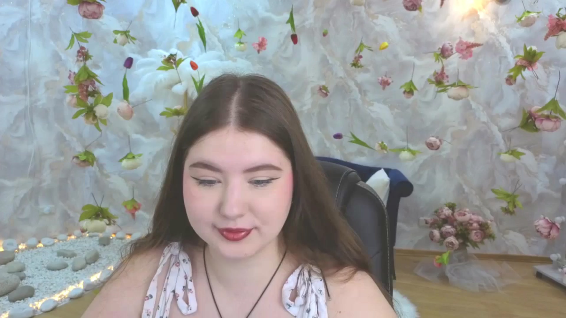 Gallery image thumbnail from EnigmaVeil's myfreecams stream on, 04/25/2026, 19:16 image 14 of 20
