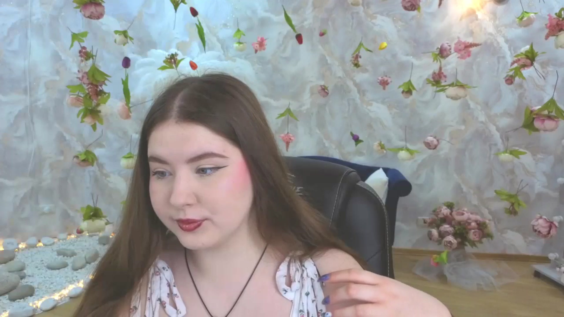Gallery image thumbnail from EnigmaVeil's myfreecams stream on, 04/25/2026, 19:16 image 17 of 20