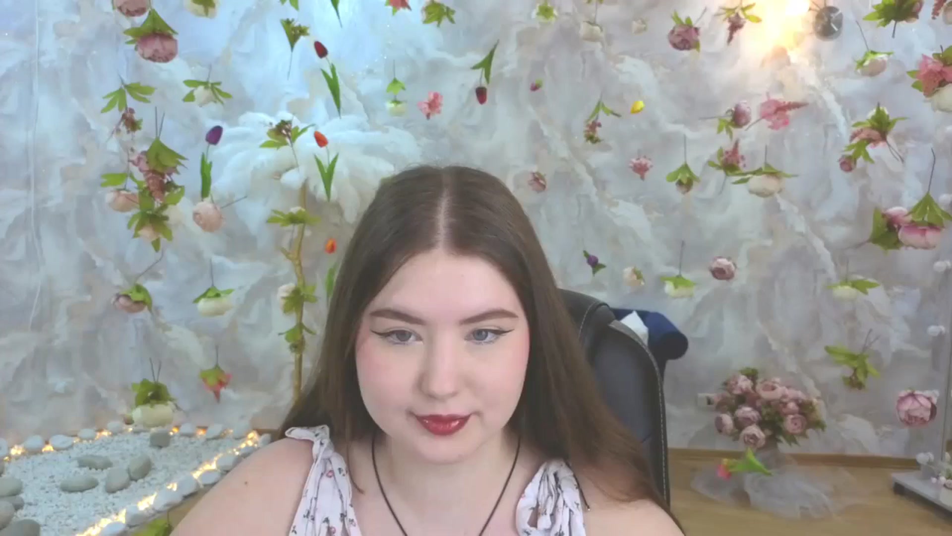 Gallery image thumbnail from EnigmaVeil's myfreecams stream on, 04/25/2026, 20:16 image 4 of 20