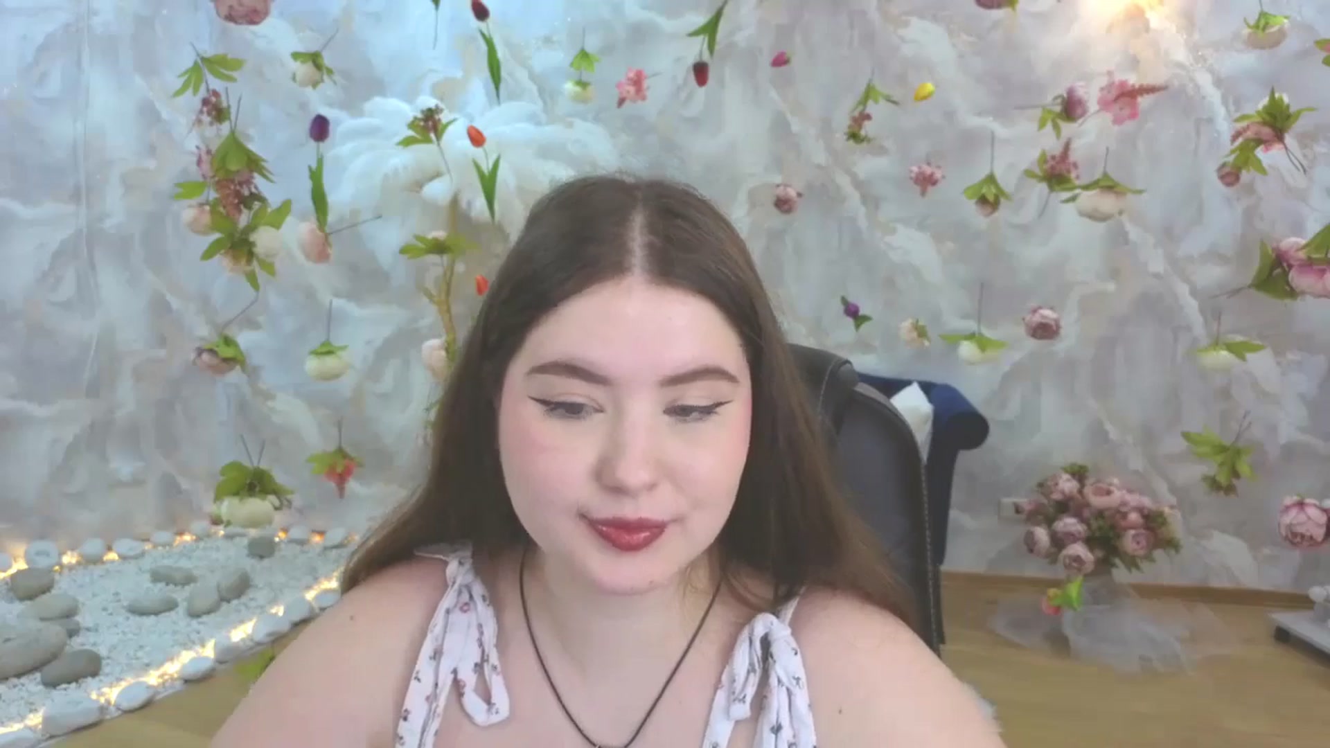 Gallery image thumbnail from EnigmaVeil's myfreecams stream on, 04/25/2026, 23:24 image 8 of 20