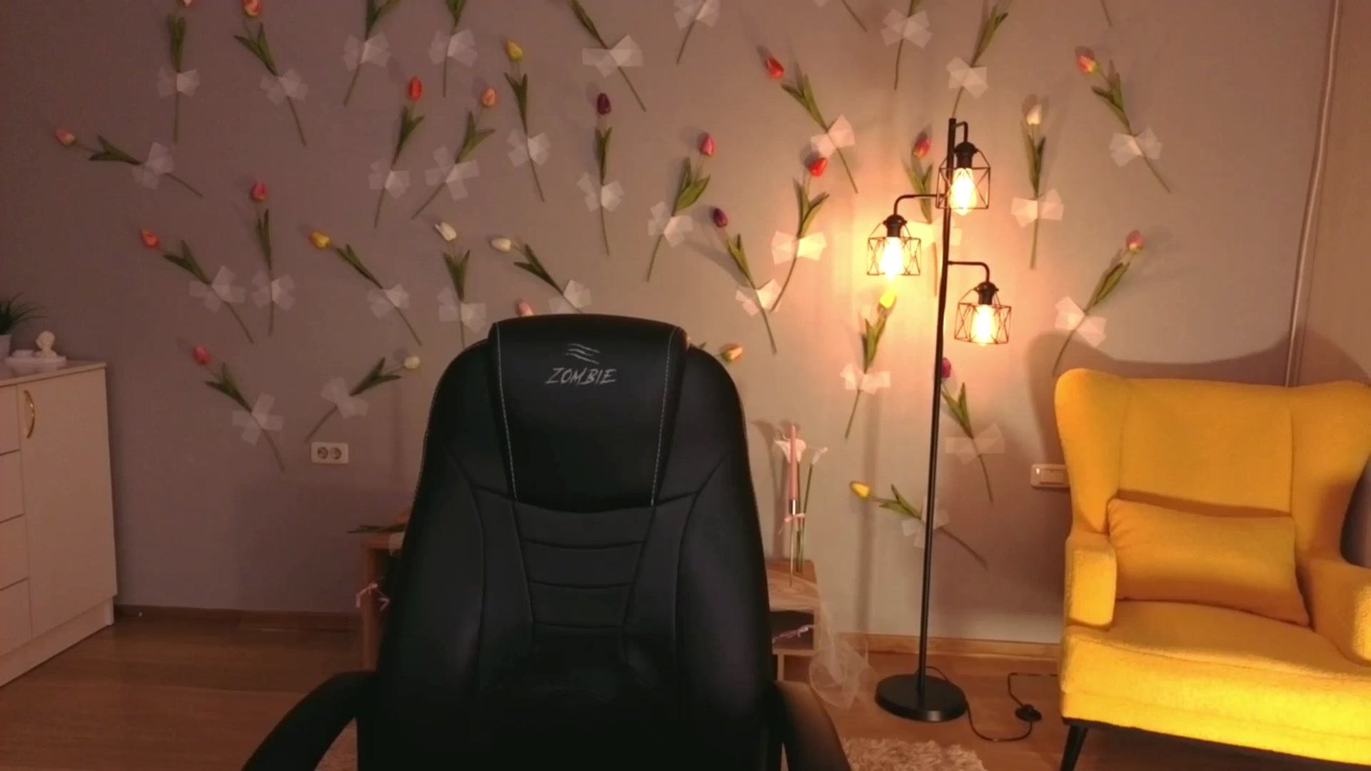Gallery image thumbnail from EnigmaVeil's myfreecams stream on, 04/27/2026, 21:45 image 6 of 20