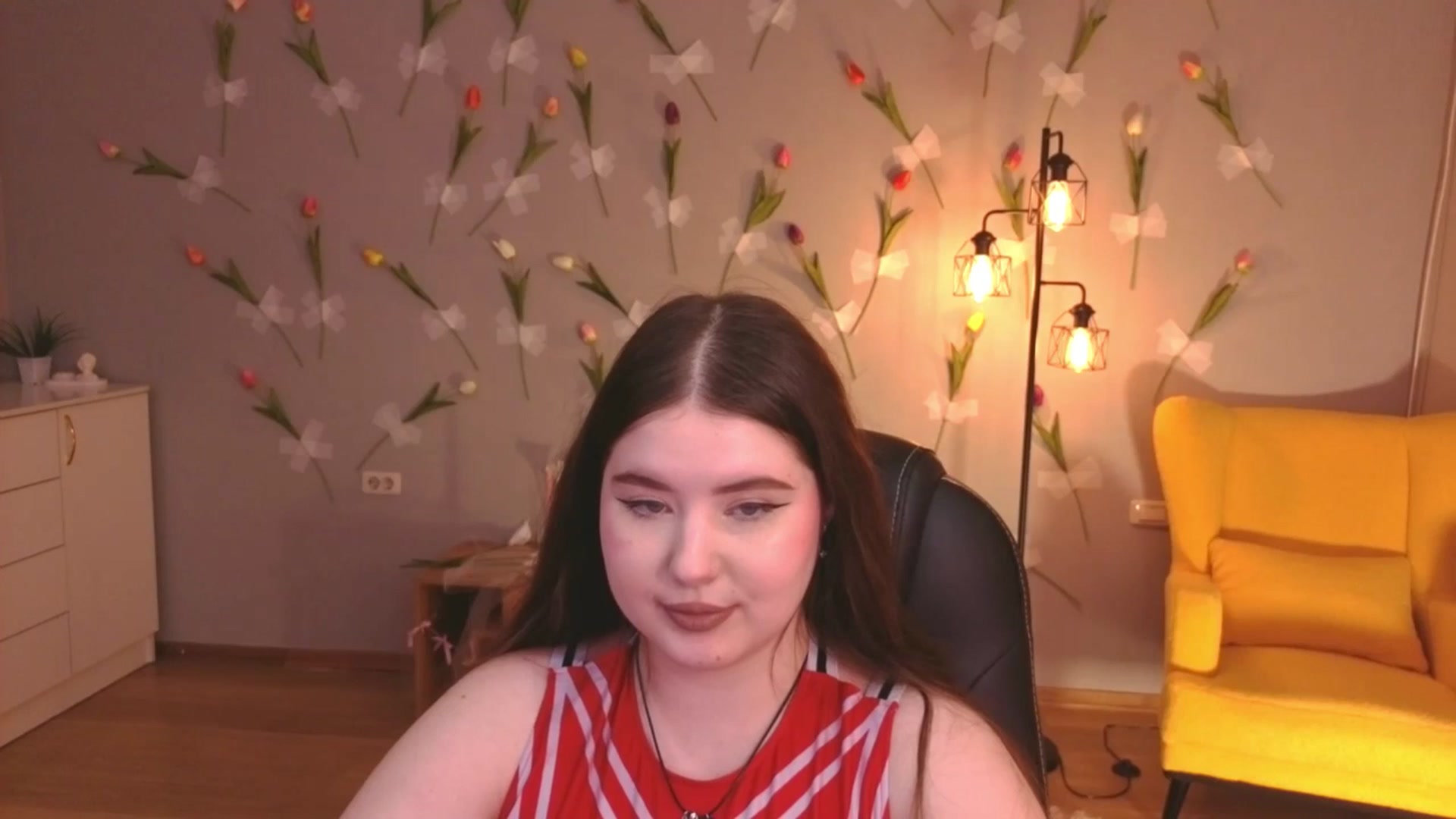 Gallery image thumbnail from EnigmaVeil's myfreecams stream on, 04/28/2026, 03:40 image 17 of 20