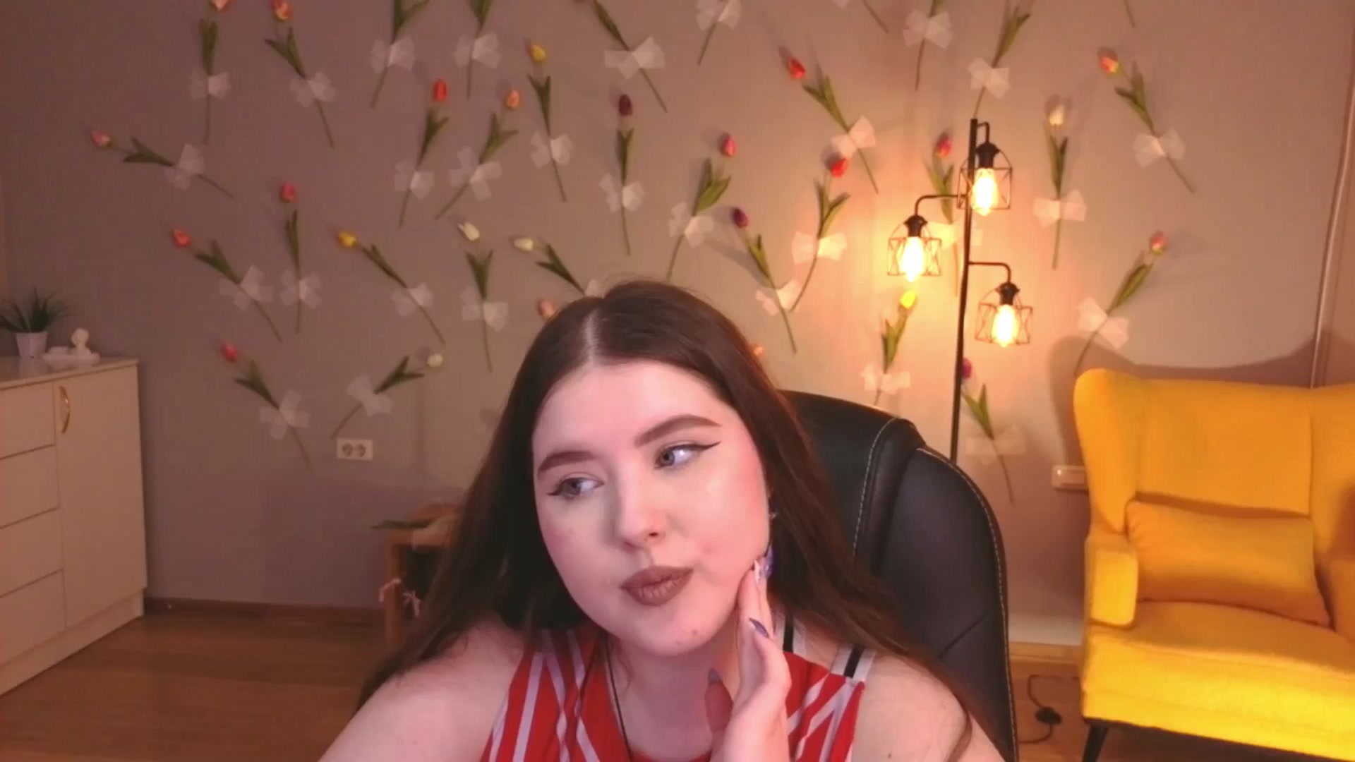 Gallery image thumbnail from EnigmaVeil's myfreecams stream on, 04/28/2026, 03:40 image 18 of 20