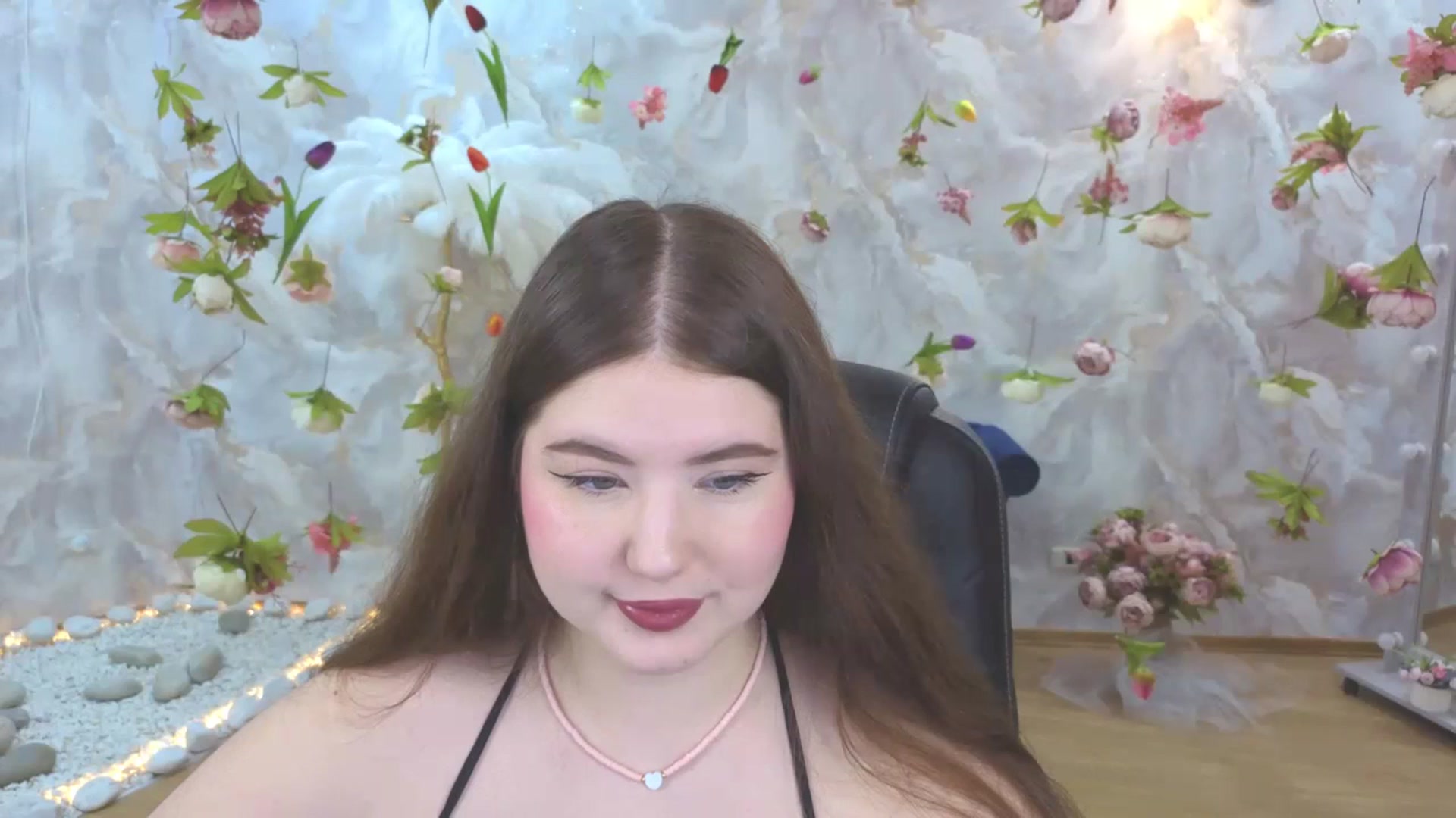 Gallery image thumbnail from EnigmaVeil's myfreecams stream on, 05/07/2026, 04:35 image 13 of 20