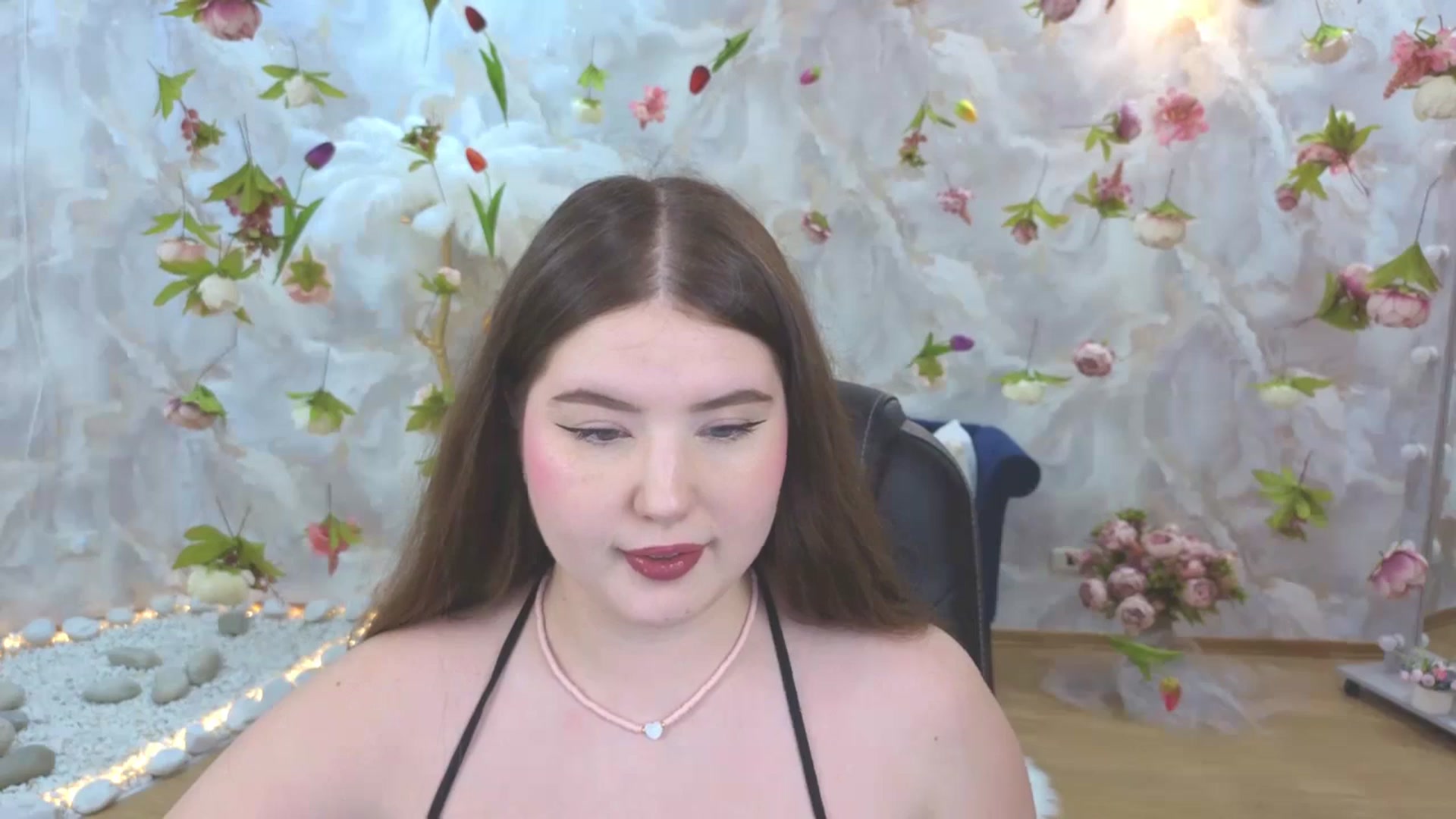 Gallery image thumbnail from EnigmaVeil's myfreecams stream on, 05/07/2026, 04:35 image 16 of 20