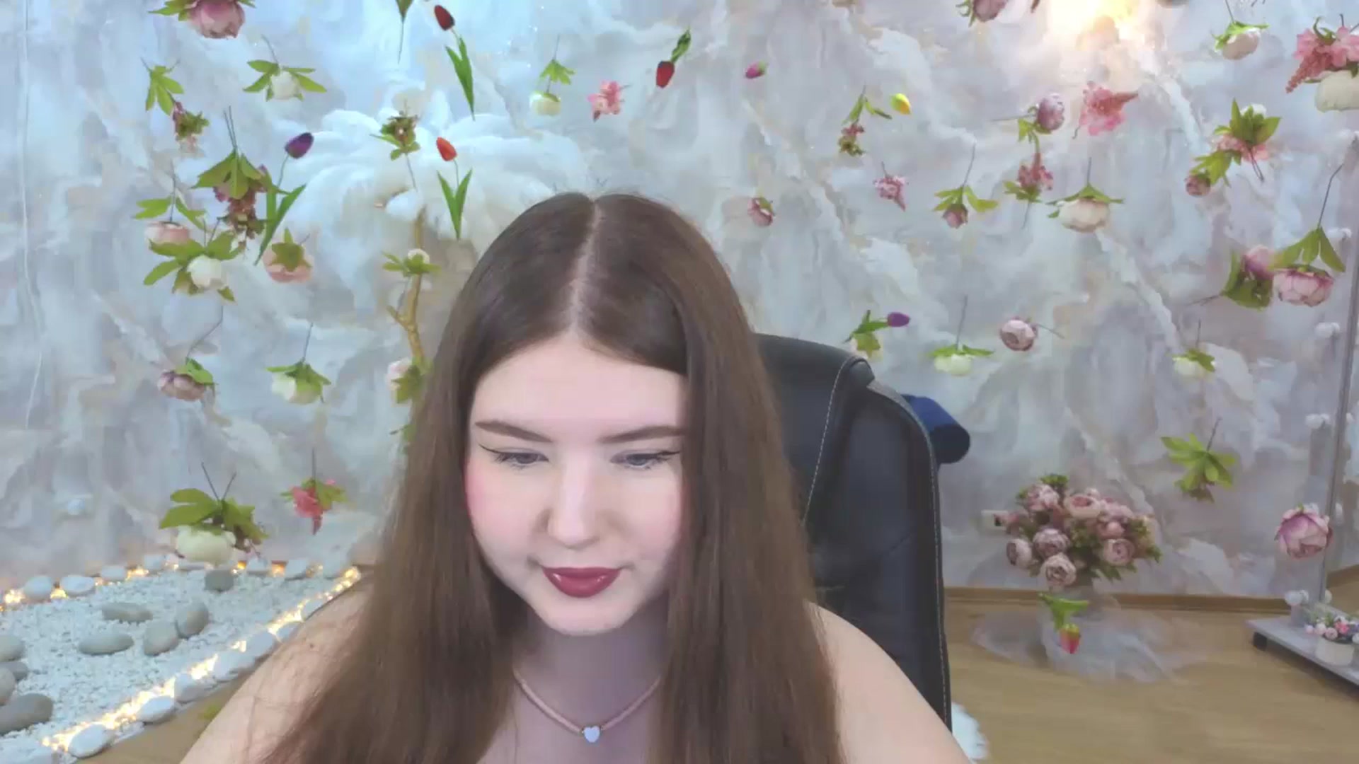 Gallery image thumbnail from EnigmaVeil's myfreecams stream on, 05/07/2026, 04:35 image 14 of 20