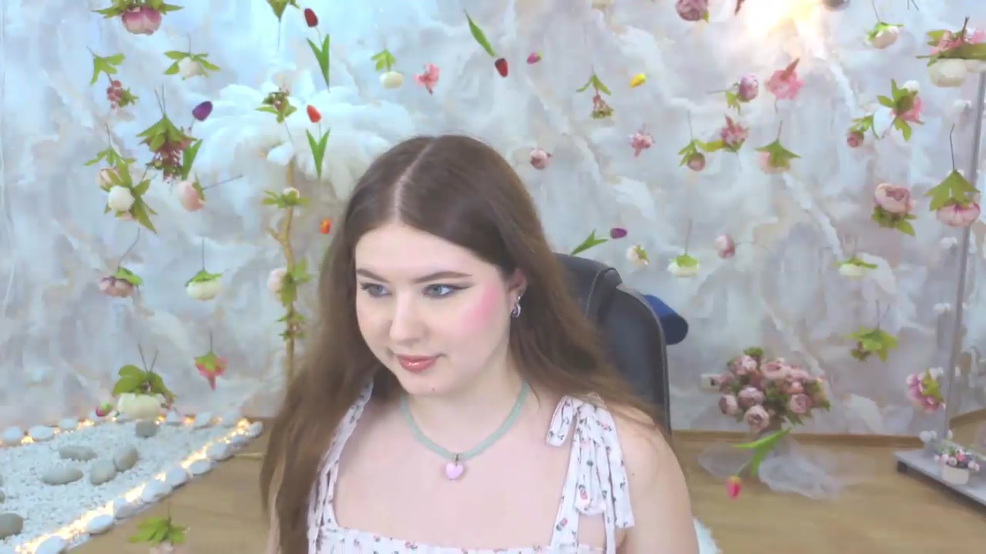 Gallery image thumbnail from EnigmaVeil's myfreecams stream on, 05/13/2026, 05:25 image 15 of 20