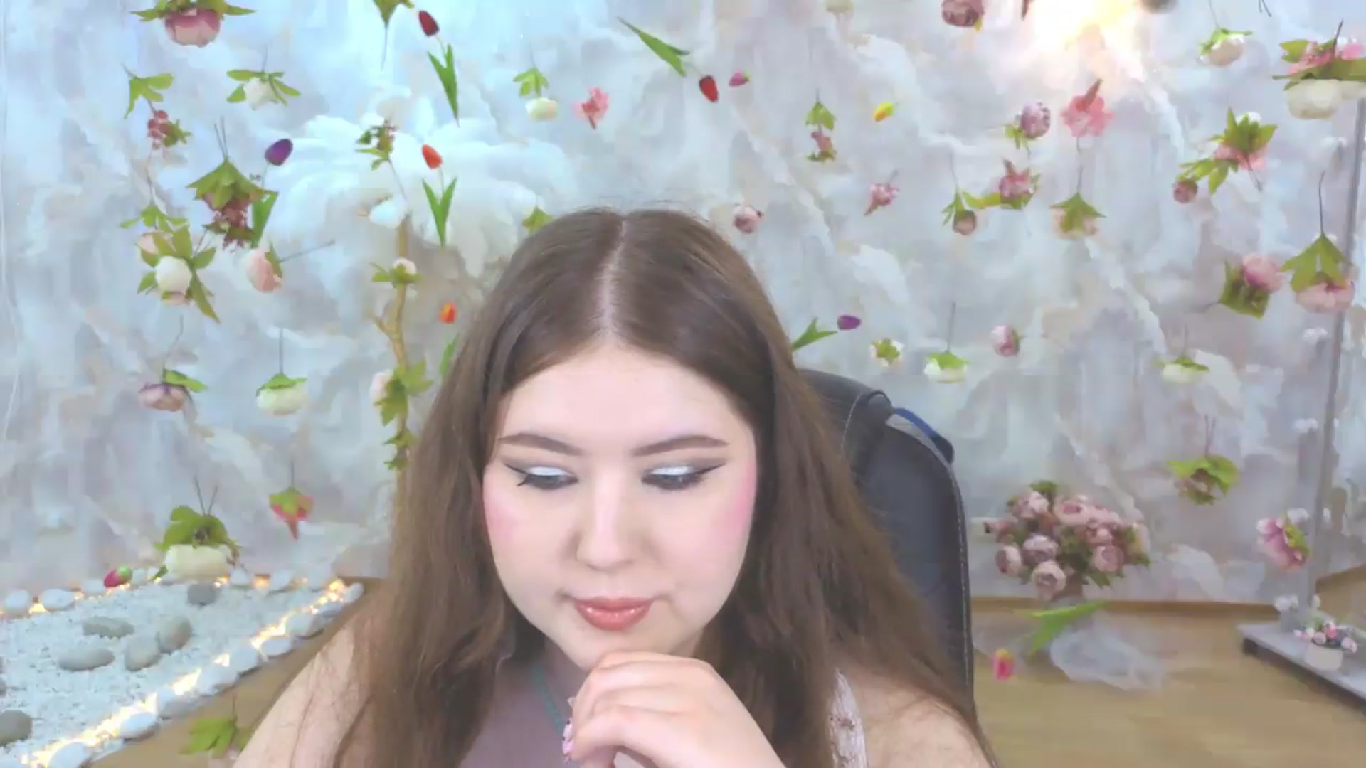 Gallery image thumbnail from EnigmaVeil's myfreecams stream on, 05/13/2026, 05:25 image 13 of 20