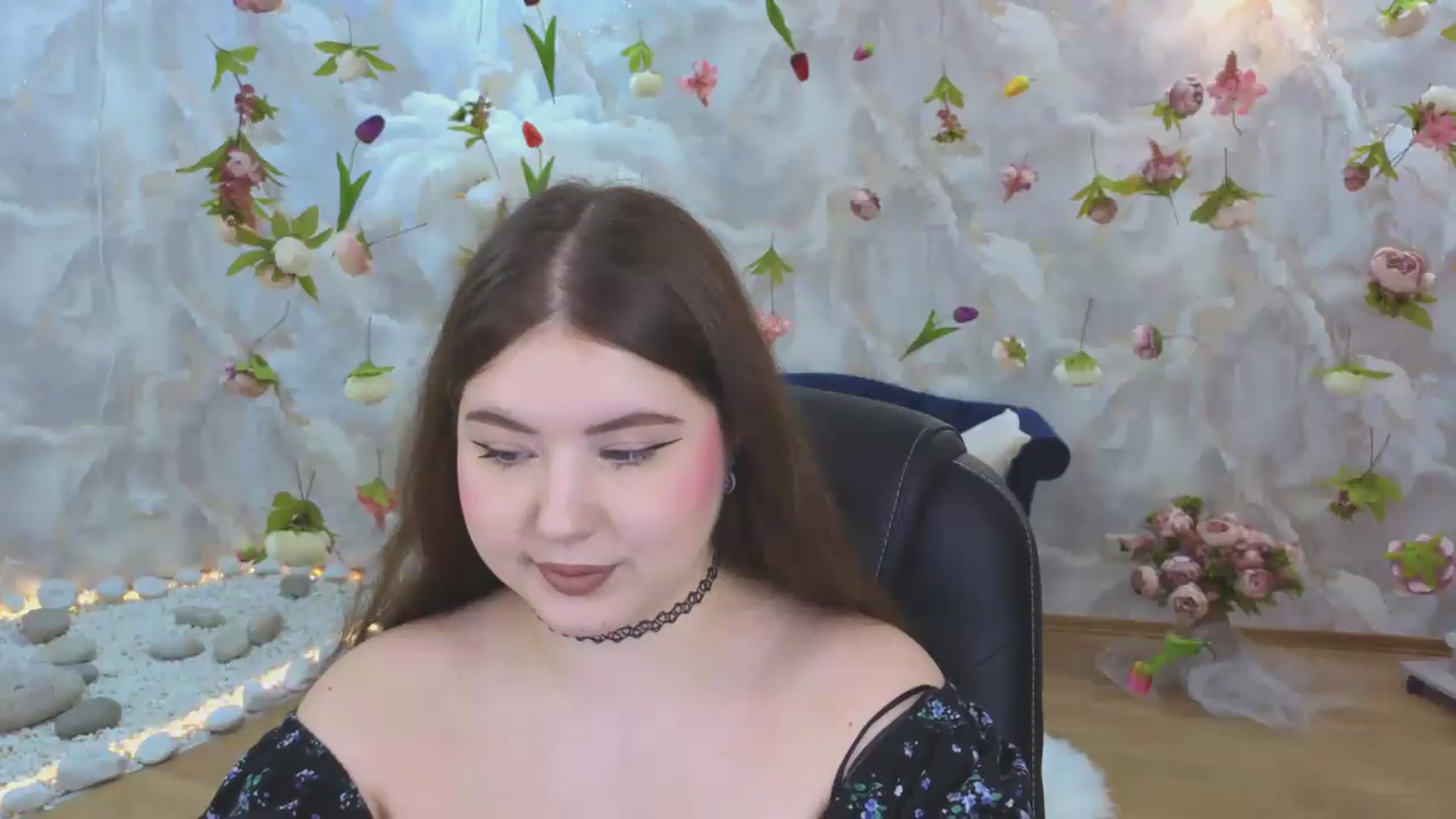 Gallery image thumbnail from EnigmaVeil's myfreecams stream on, 05/15/2026, 23:47 image 6 of 20