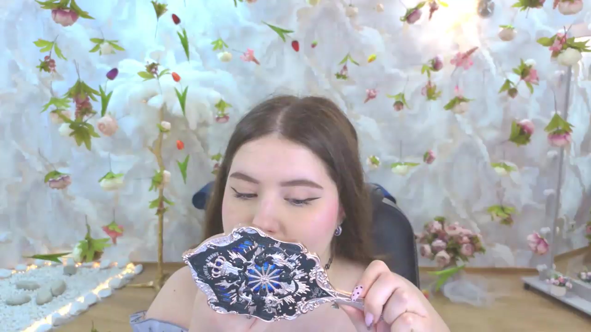 Gallery image thumbnail from EnigmaVeil's myfreecams stream on, 05/17/2026, 18:31 image 16 of 20