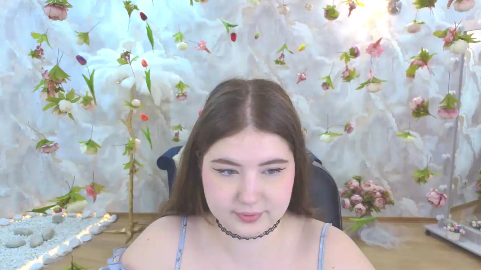 Gallery image thumbnail from EnigmaVeil's myfreecams stream on, 05/17/2026, 18:31 image 14 of 20