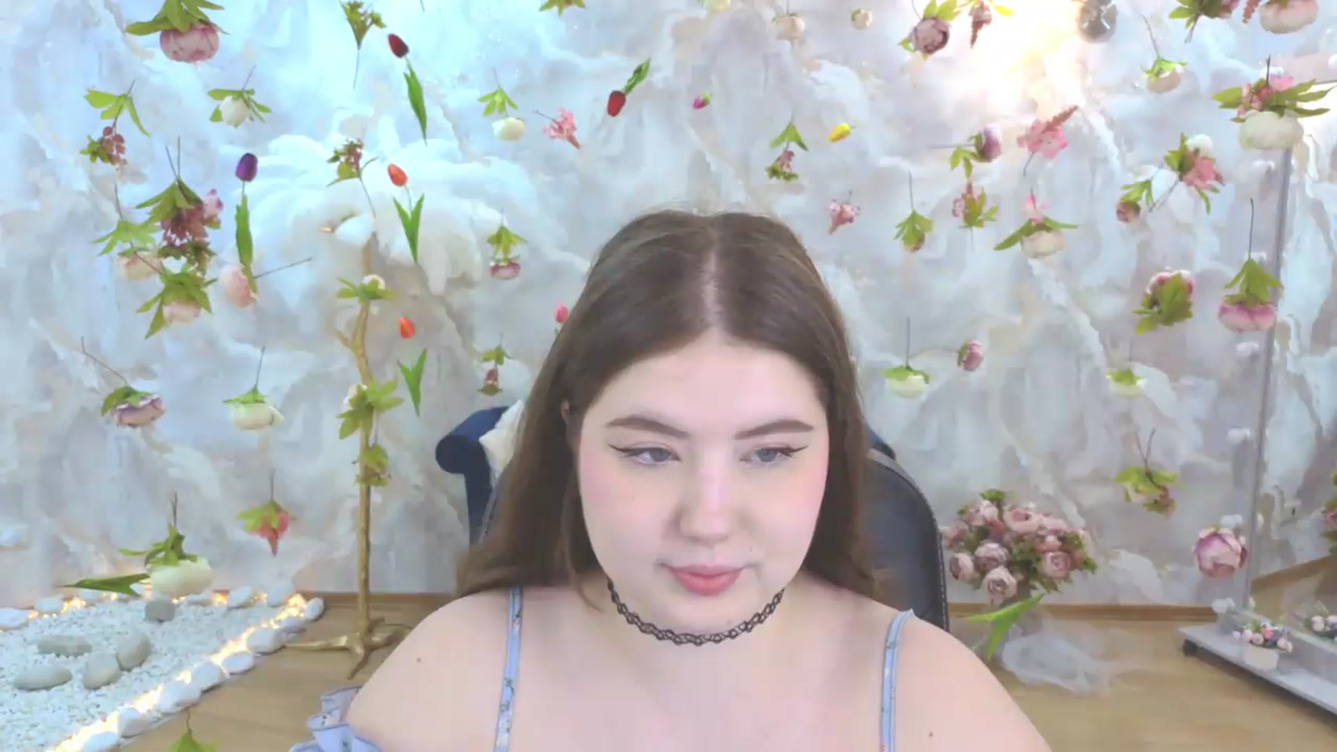 Gallery image thumbnail from EnigmaVeil's myfreecams stream on, 05/17/2026, 18:31 image 3 of 20