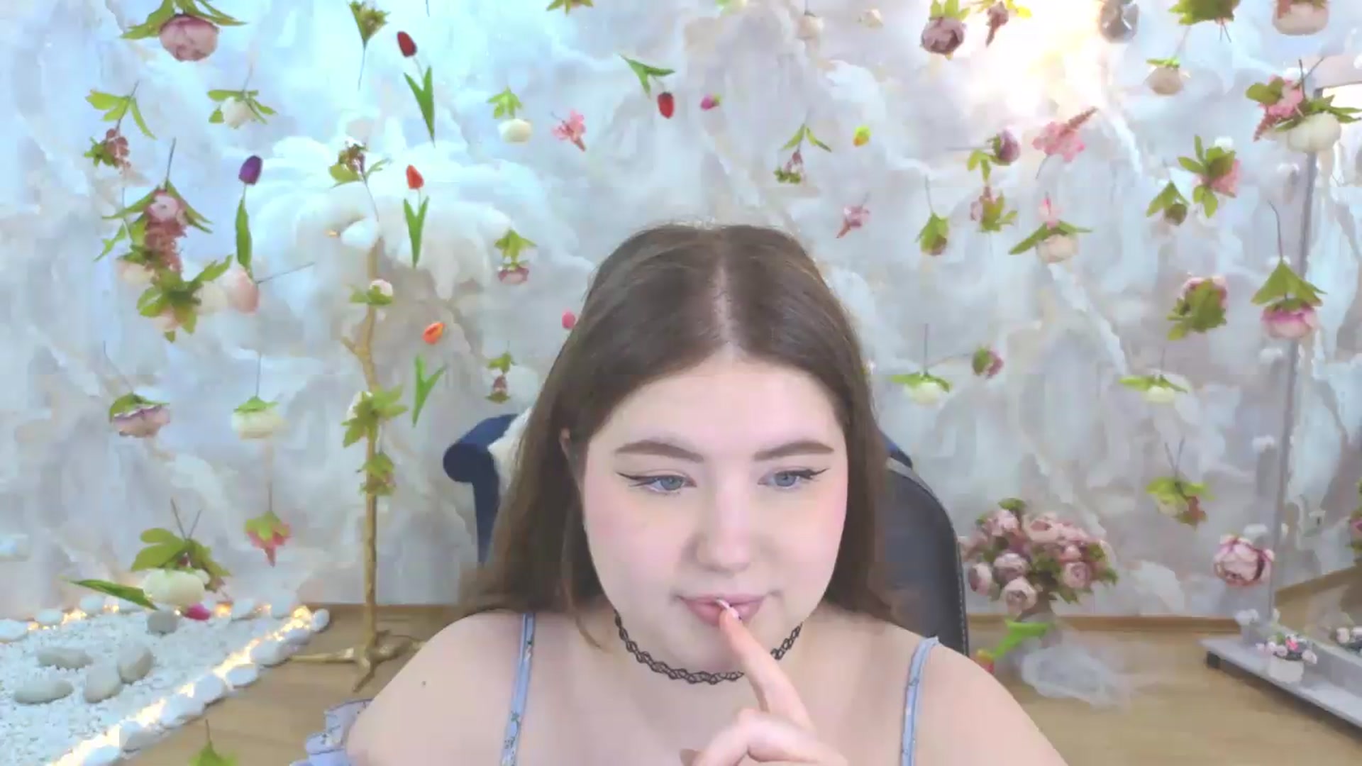 Gallery image thumbnail from EnigmaVeil's myfreecams stream on, 05/17/2026, 18:31 image 6 of 20