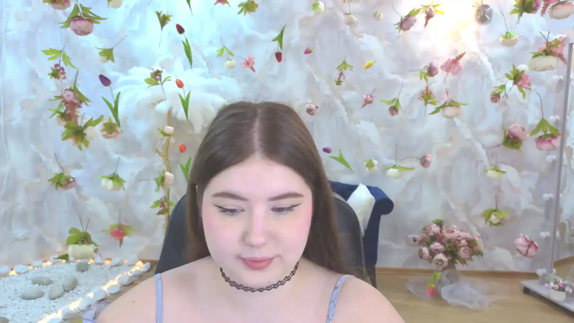 Gallery image thumbnail from EnigmaVeil's myfreecams stream on, 05/17/2026, 20:22 image 2 of 20