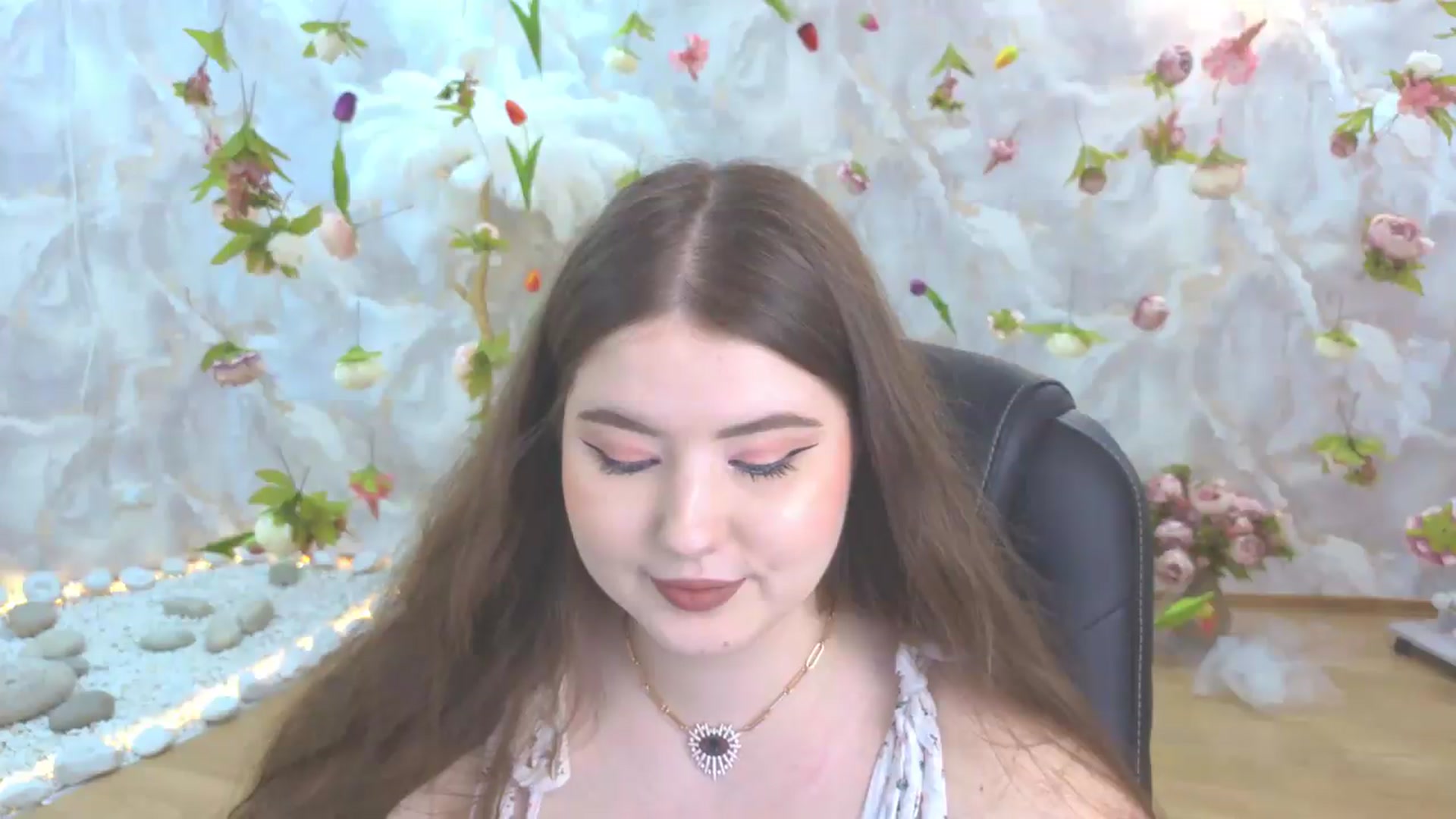 Gallery image thumbnail from EnigmaVeil's myfreecams stream on, 05/20/2026, 05:36 image 4 of 20
