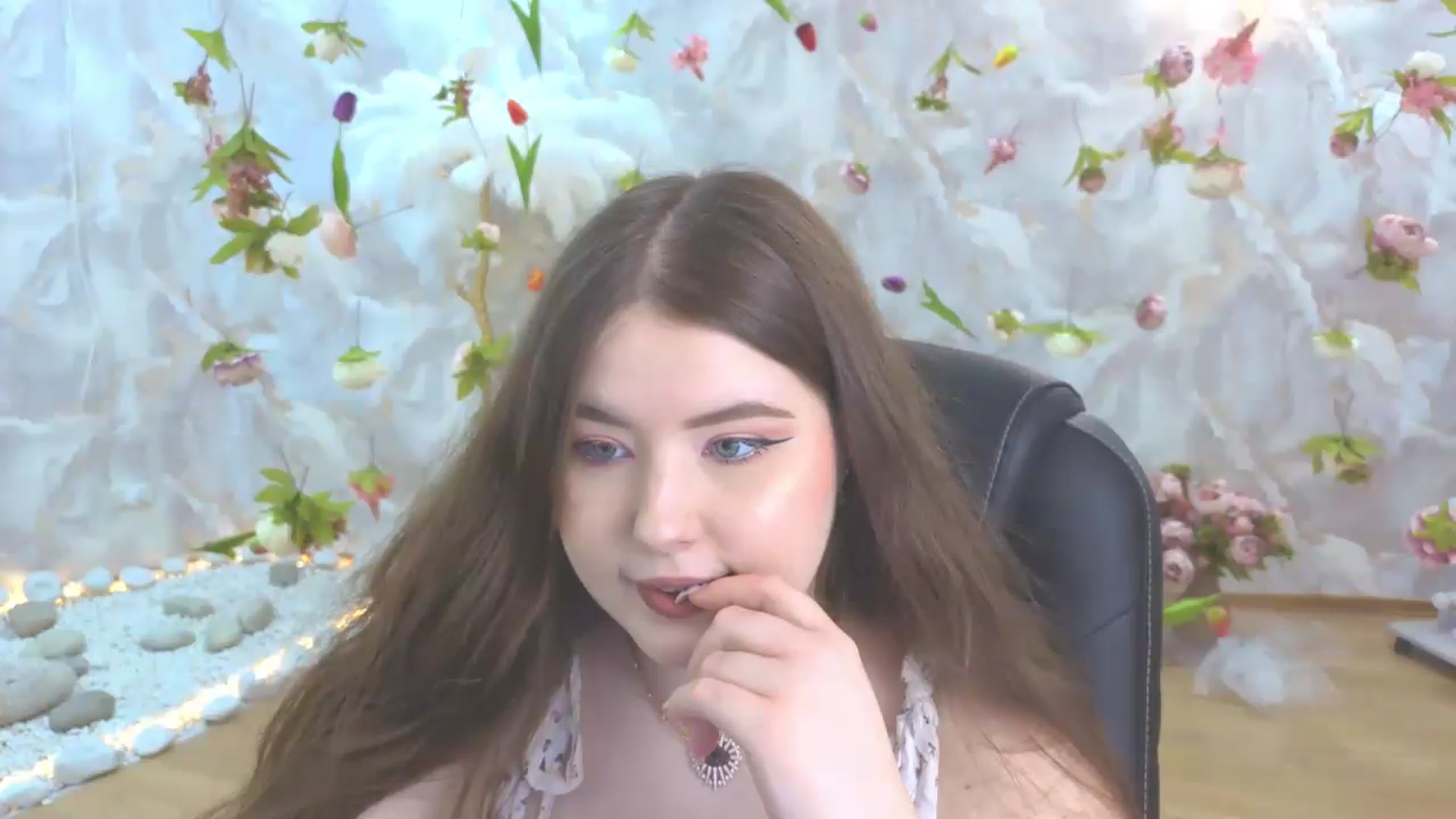 Gallery image thumbnail from EnigmaVeil's myfreecams stream on, 05/20/2026, 05:36 image 3 of 20