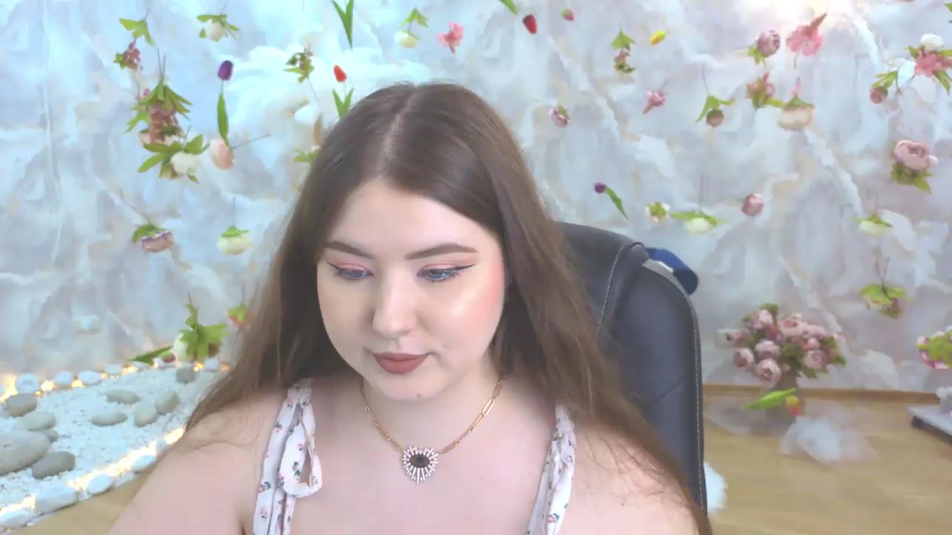Gallery image thumbnail from EnigmaVeil's myfreecams stream on, 05/20/2026, 05:36 image 9 of 20