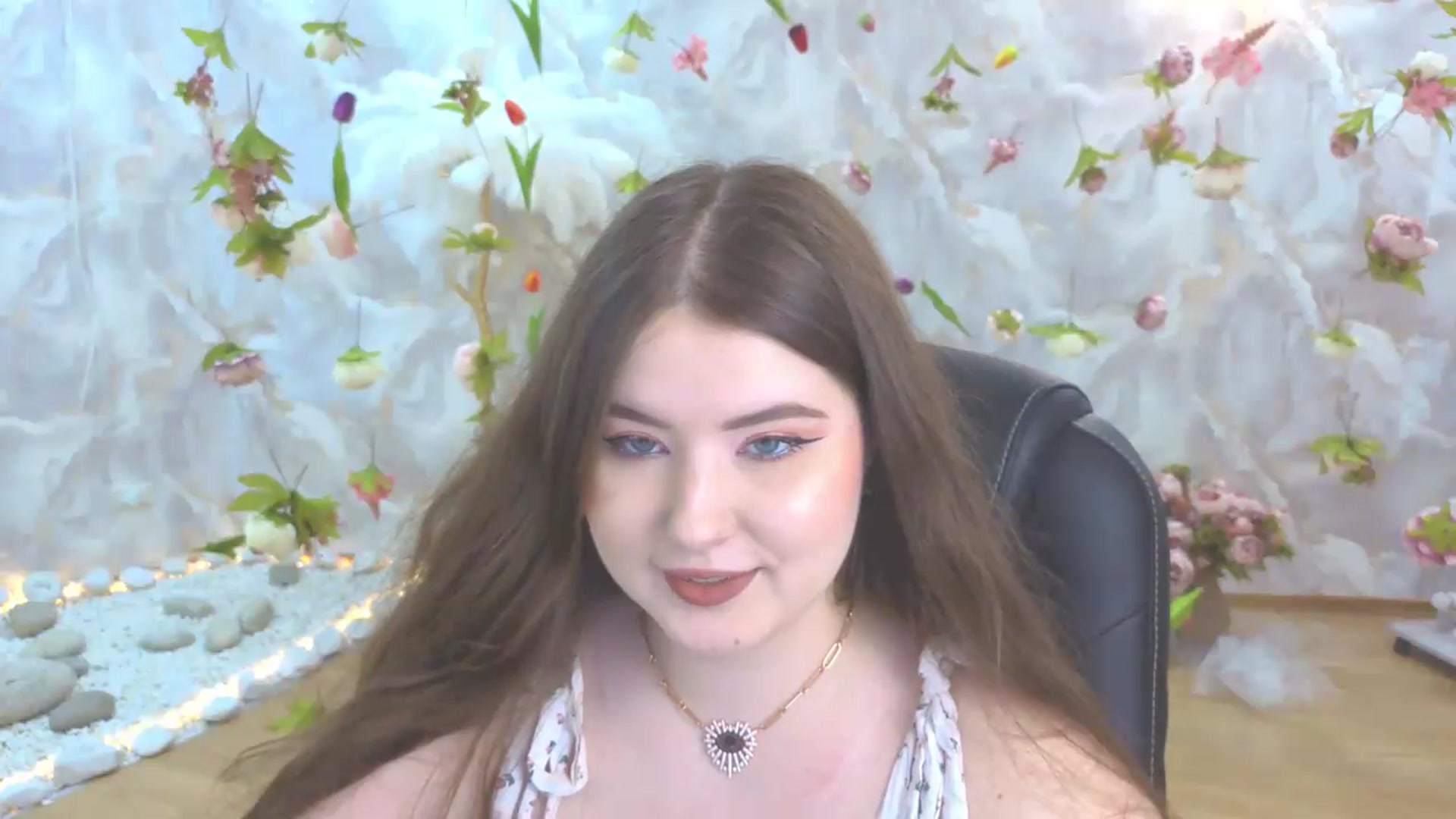Gallery image thumbnail from EnigmaVeil's myfreecams stream on, 05/20/2026, 05:36 image 2 of 20