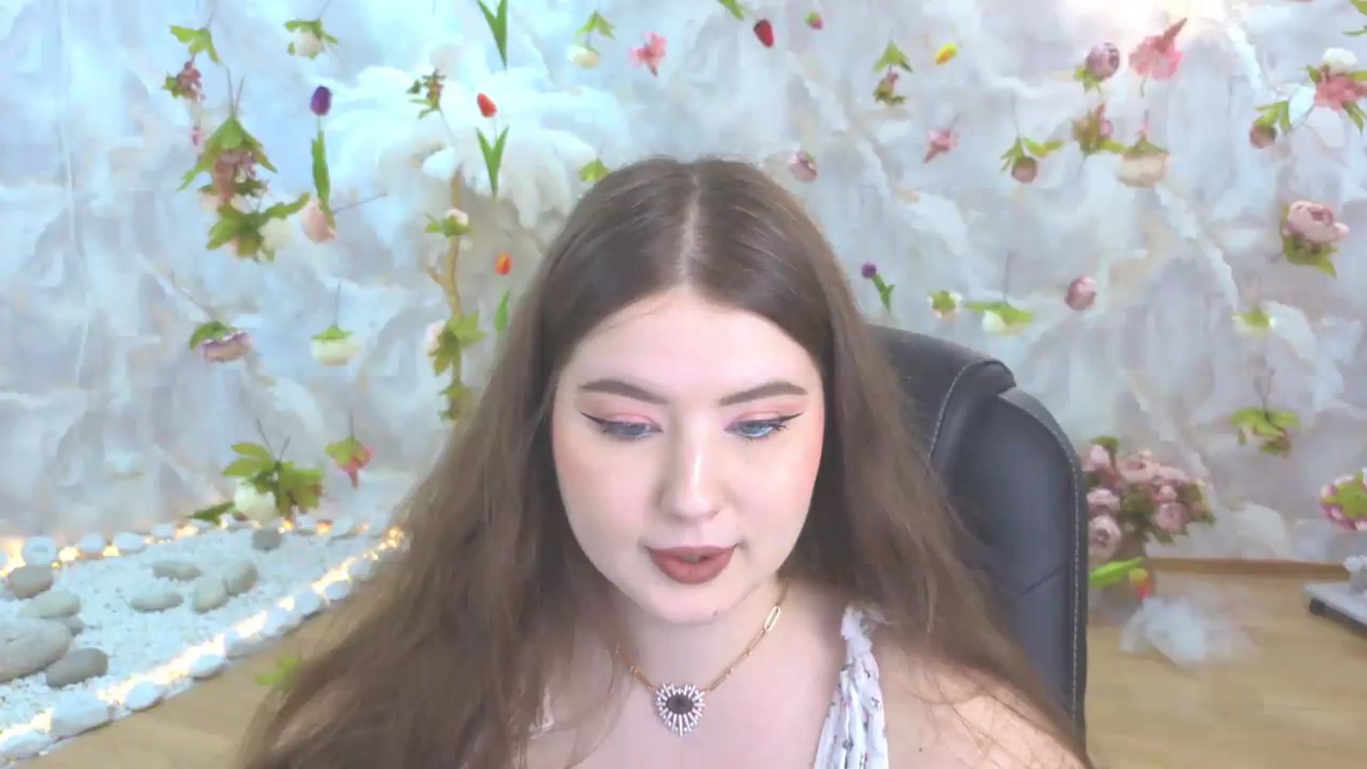 Gallery image thumbnail from EnigmaVeil's myfreecams stream on, 05/20/2026, 05:36 image 6 of 20