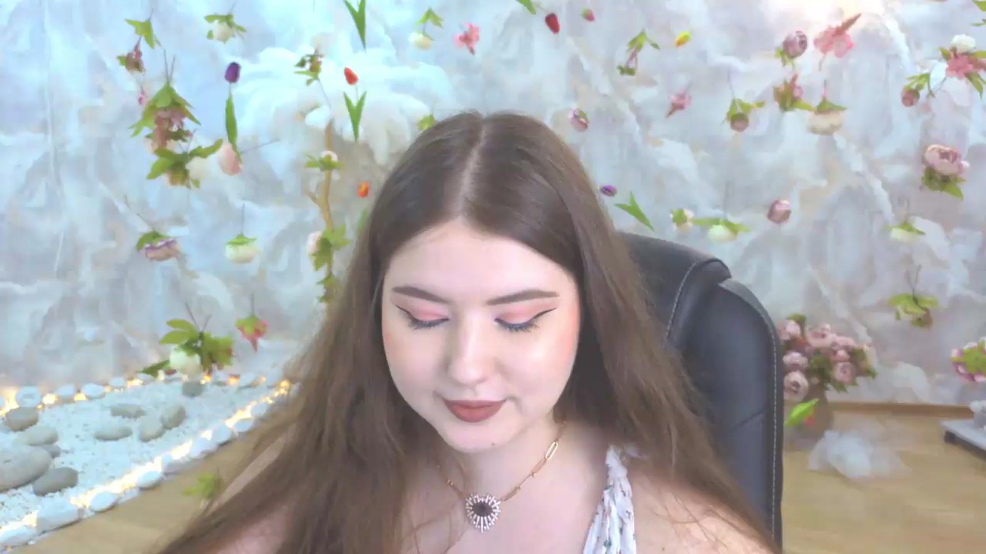 Gallery image thumbnail from EnigmaVeil's myfreecams stream on, 05/20/2026, 05:36 image 7 of 20
