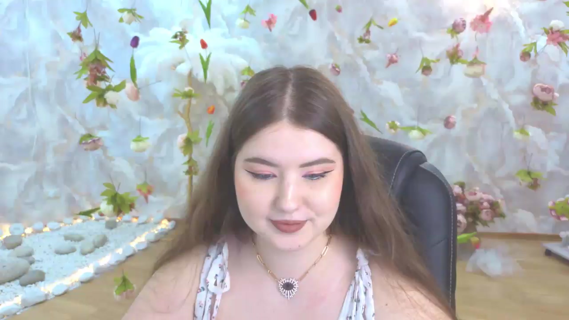Gallery image thumbnail from EnigmaVeil's myfreecams stream on, 05/20/2026, 05:36 image 1 of 20