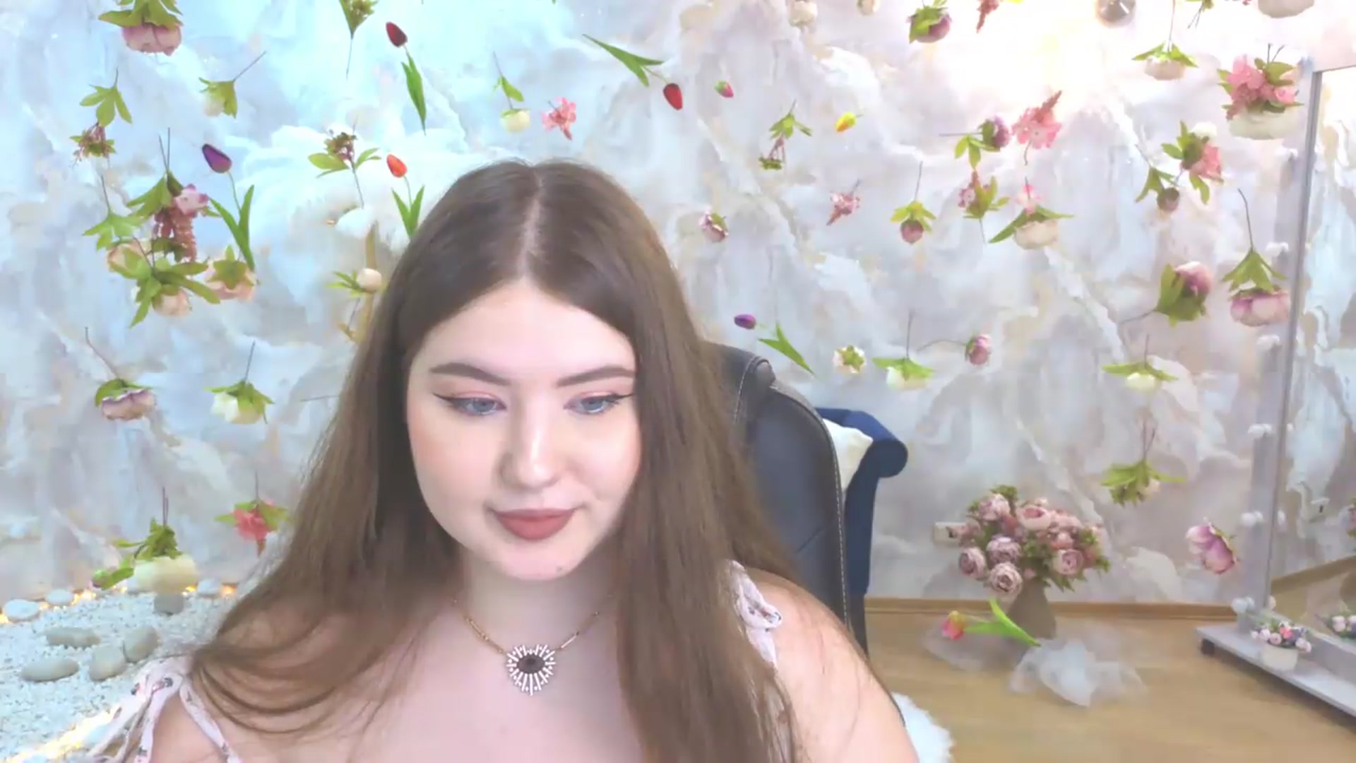 Gallery image thumbnail from EnigmaVeil's myfreecams stream on, 05/20/2026, 07:47 image 11 of 20