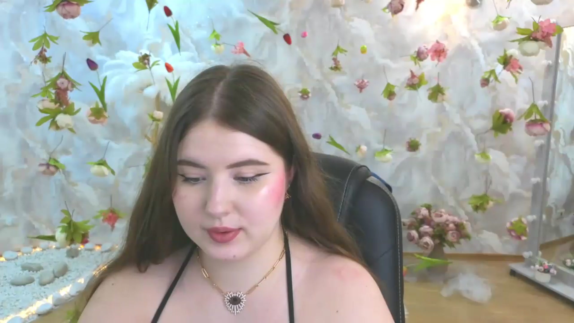 Gallery image thumbnail from EnigmaVeil's myfreecams stream on, 05/21/2026, 07:37 image 6 of 20
