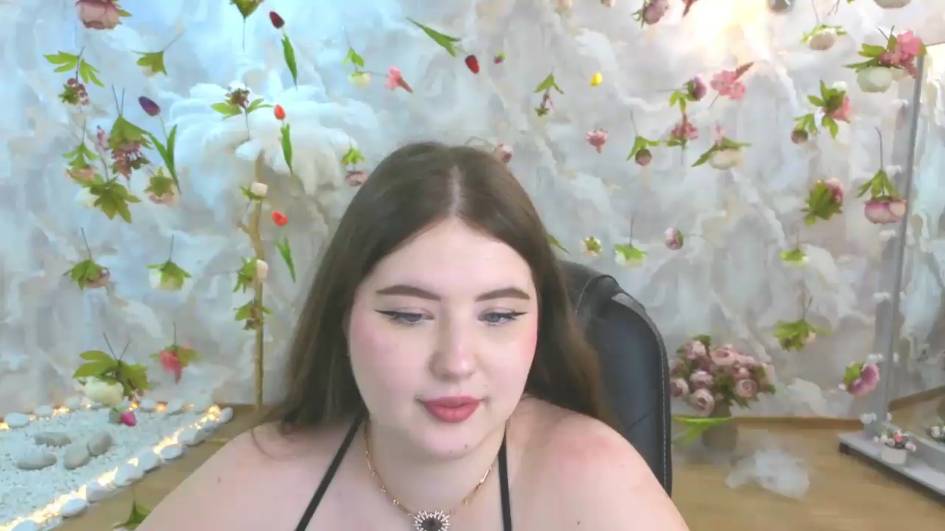 Gallery image thumbnail from EnigmaVeil's myfreecams stream on, 05/21/2026, 07:37 image 4 of 20