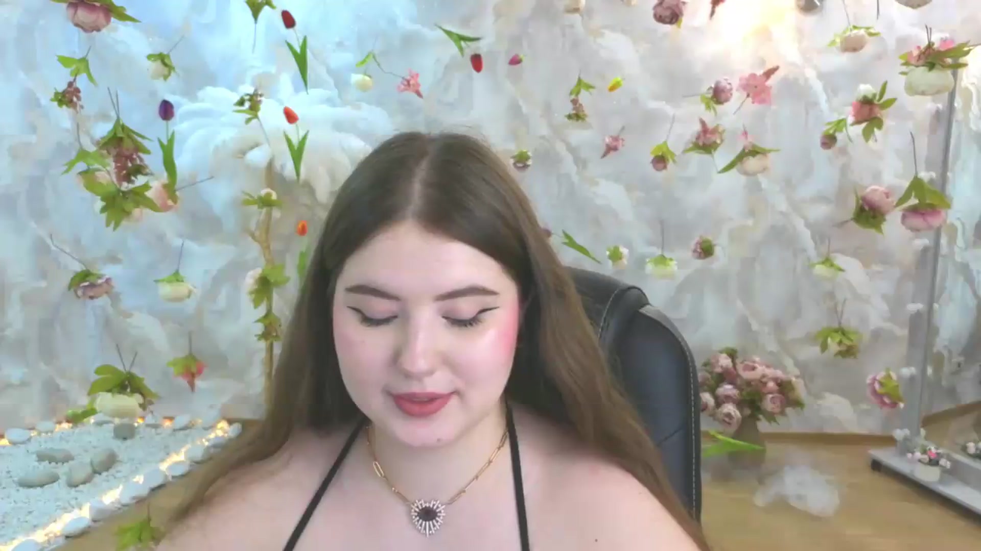 Gallery image thumbnail from EnigmaVeil's myfreecams stream on, 05/21/2026, 07:37 image 8 of 20
