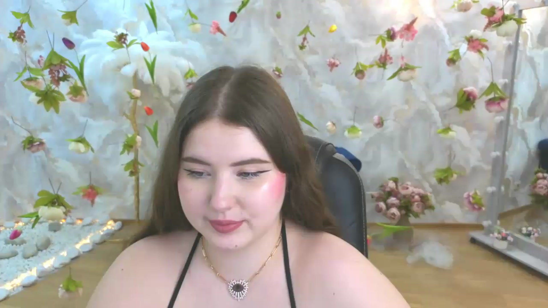 Gallery image thumbnail from EnigmaVeil's myfreecams stream on, 05/21/2026, 09:47 image 5 of 20