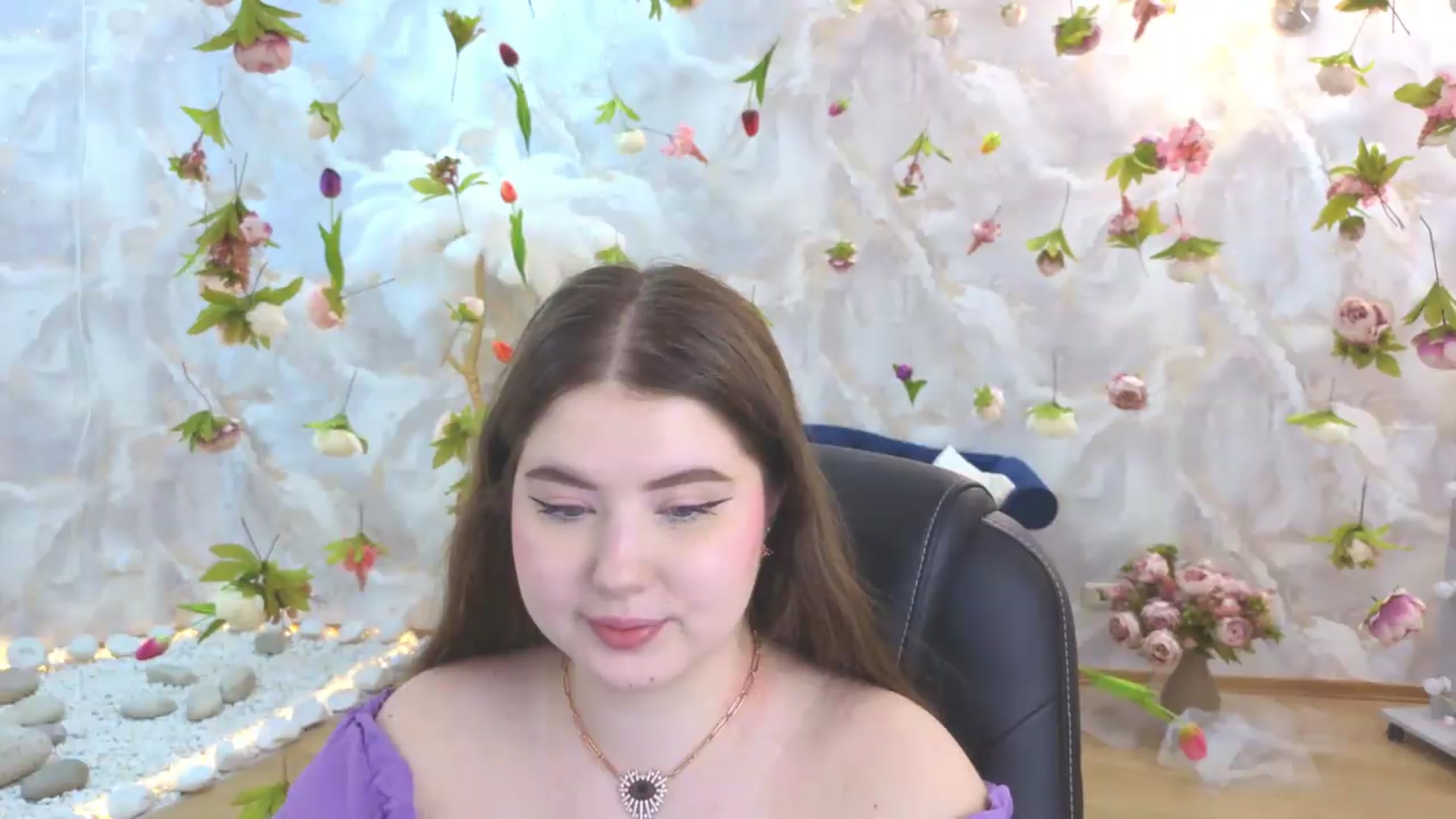 Gallery image thumbnail from EnigmaVeil's myfreecams stream on, 05/23/2026, 18:44 image 10 of 20