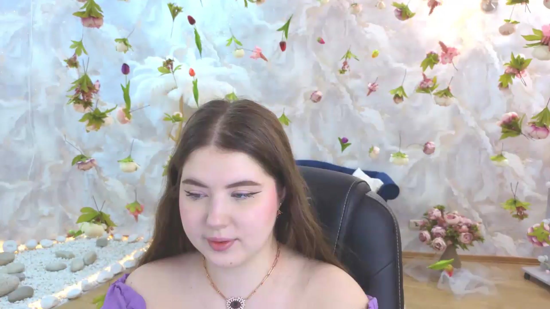 Gallery image thumbnail from EnigmaVeil's myfreecams stream on, 05/23/2026, 18:44 image 14 of 20