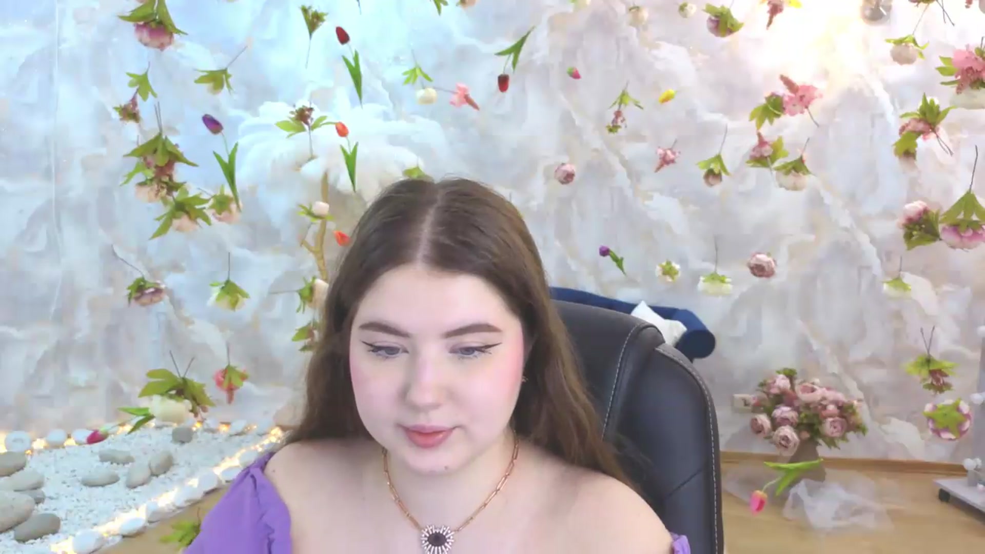 Gallery image thumbnail from EnigmaVeil's myfreecams stream on, 05/23/2026, 18:44 image 15 of 20