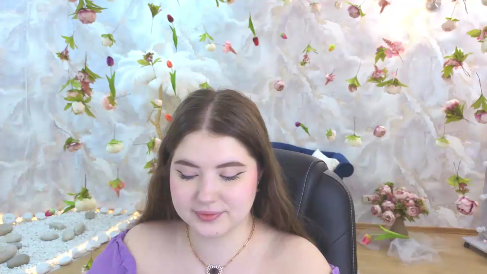 Gallery image thumbnail from EnigmaVeil's myfreecams stream on, 05/23/2026, 18:44 image 20 of 20