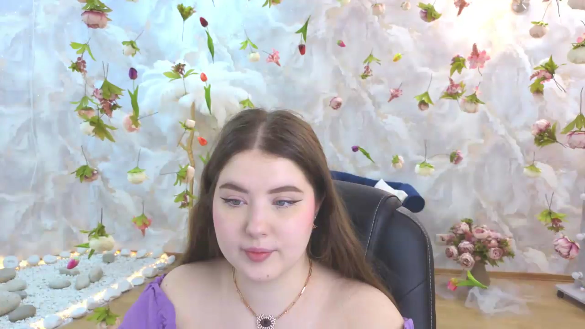 Gallery image thumbnail from EnigmaVeil's myfreecams stream on, 05/23/2026, 18:44 image 8 of 20